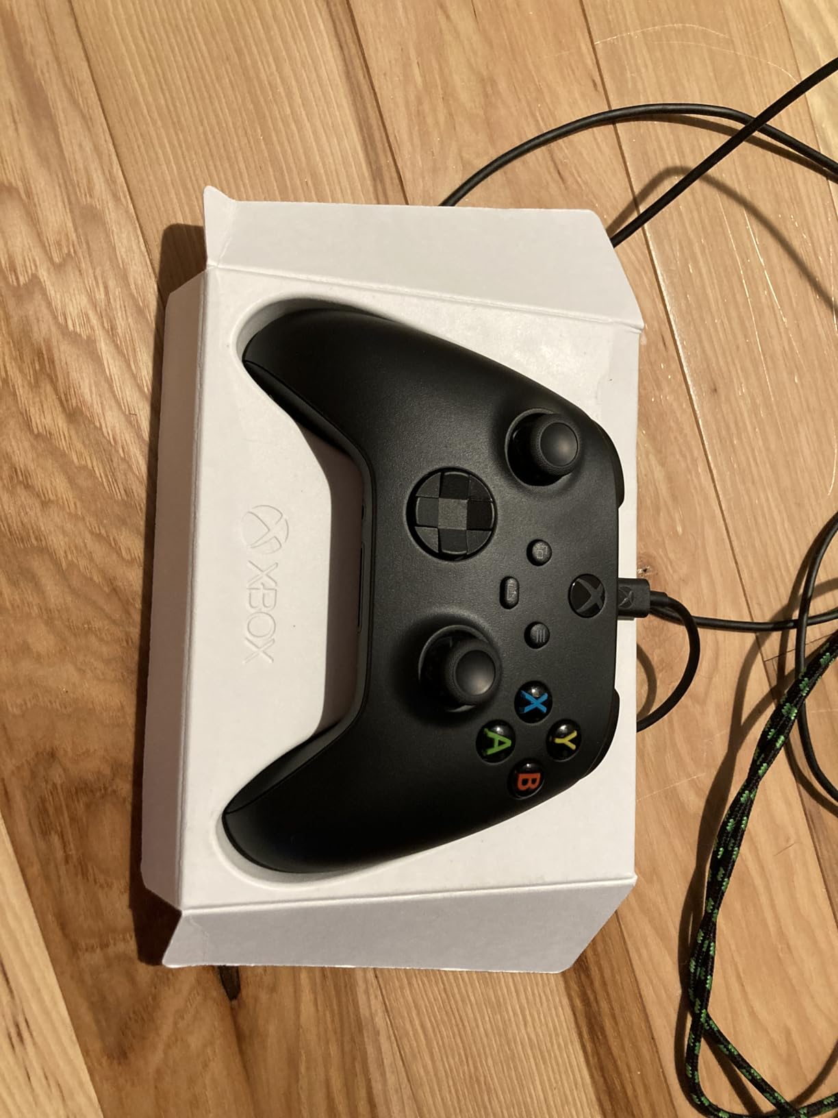 XBOX Wireless Gaming Controller + USB-C Cable | Carbon Black | Consoles, PCs, TVs, mobile, and more | Textured Grip | Wireless, Bluetooth, USB-C Connectivity customer photo 2