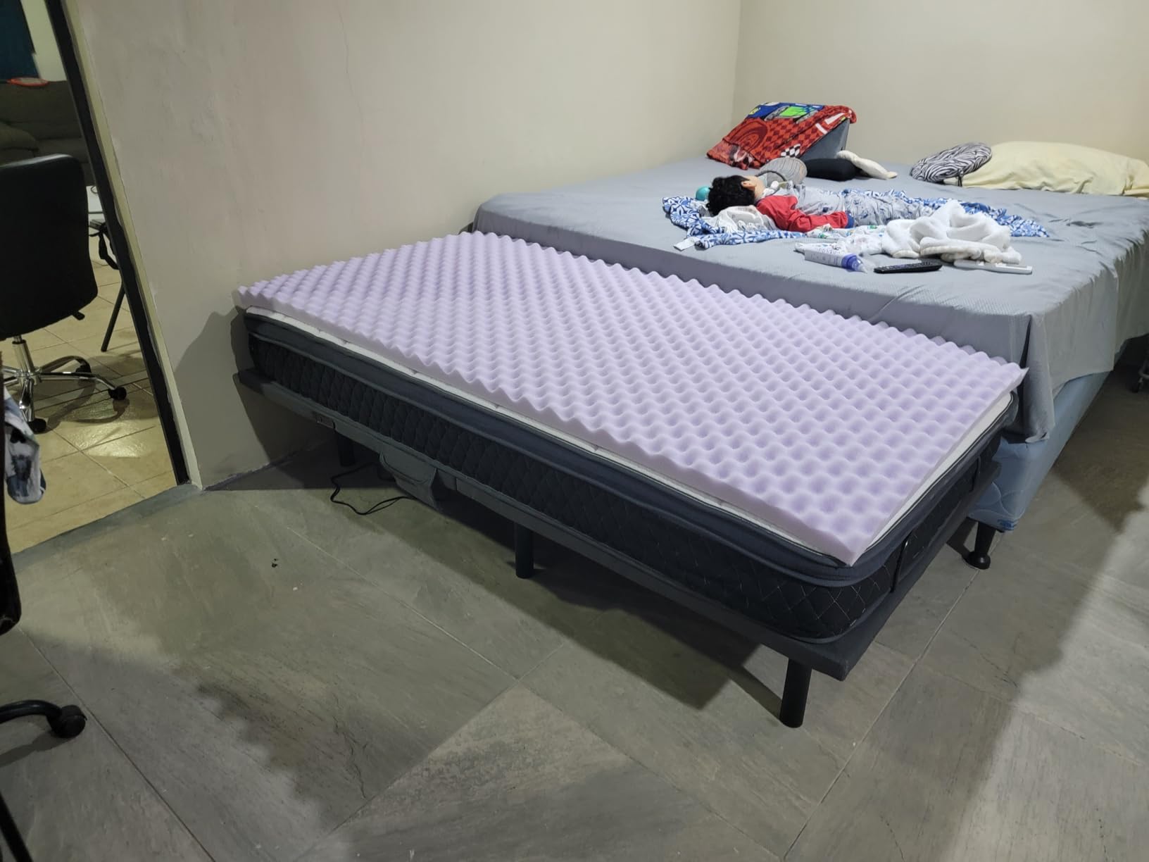 Pipishell Twin XL Adjustable Bed Frame, Electric Bed Base with Head & Foot Incline, USB-A & USB-C Ports, LED Under-Bed Lighting, 4 Leg Height Options, and Easy 3-Step Assembly customer photo 2