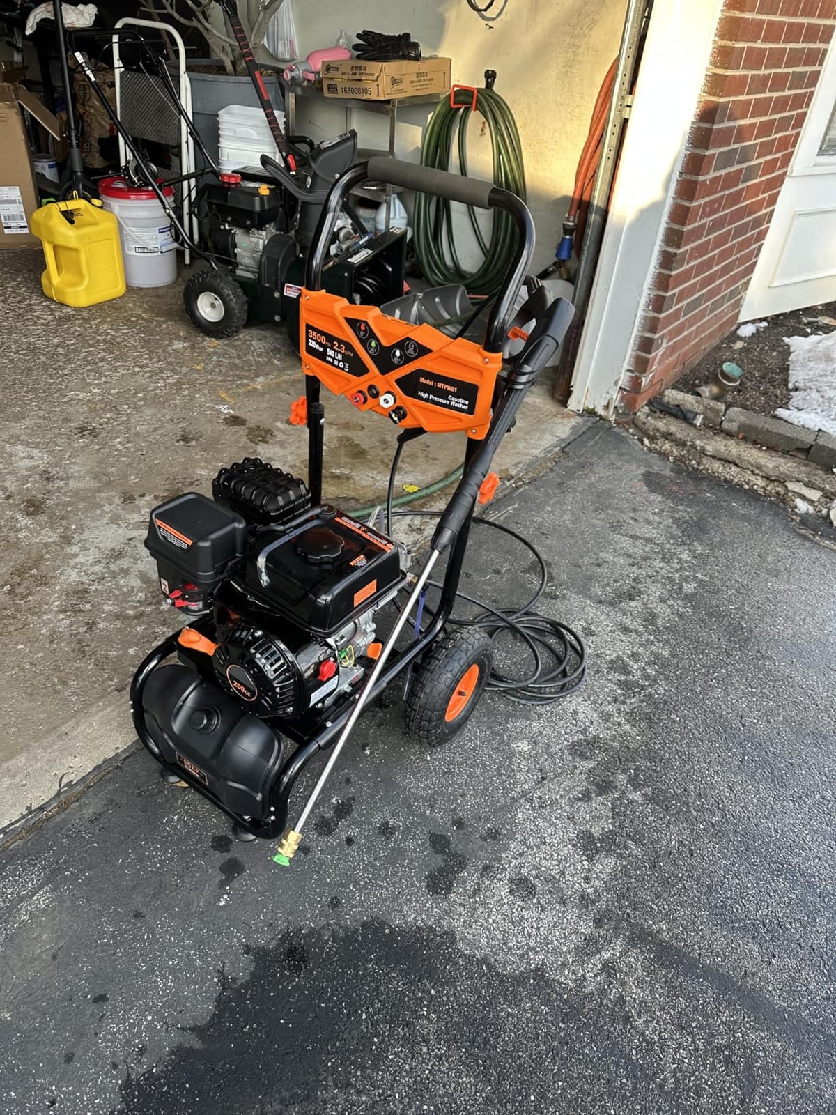 Gas Pressure Washer, 3500 PSI 2.3 GPM, 209cc Engine, Axial Aluminum Pump, 25 ft Hose, Soap Tank and 4 Quick Connect Nozzles customer photo 1