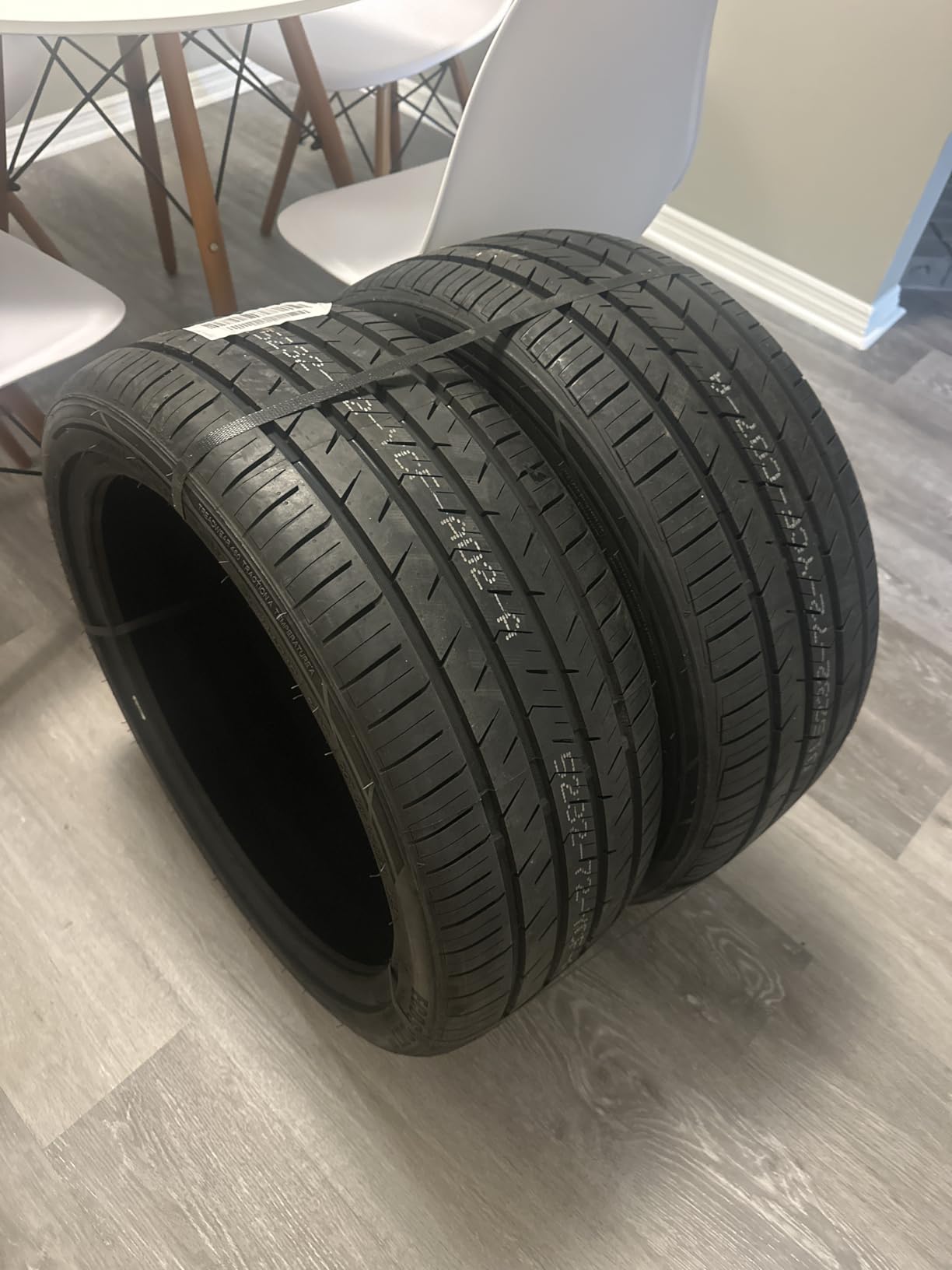 Set of 2 Travelstar Ecosport GT Ultra High-Performance 255/40R20 Tires - All Season Passenger for Sports Cars & Luxury Sedans customer photo 1