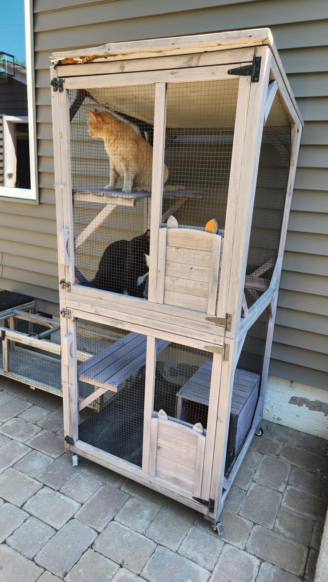 Aivituvin Outdoor Catio Cat Enclosures on Wheels Cat House 70.9