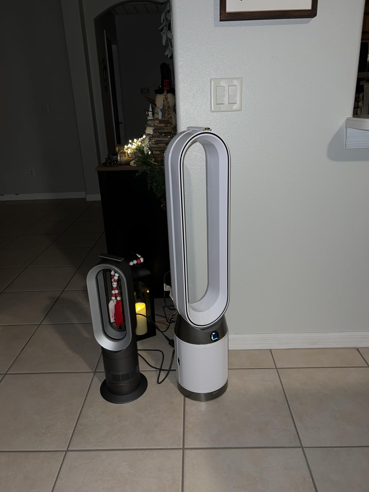 Dyson Purifier Cool PC1, HEPA Air Purifier Tower Fan, App and remote controlled, 350° oscillation, 10 levels, bladeless (White) customer photo 1