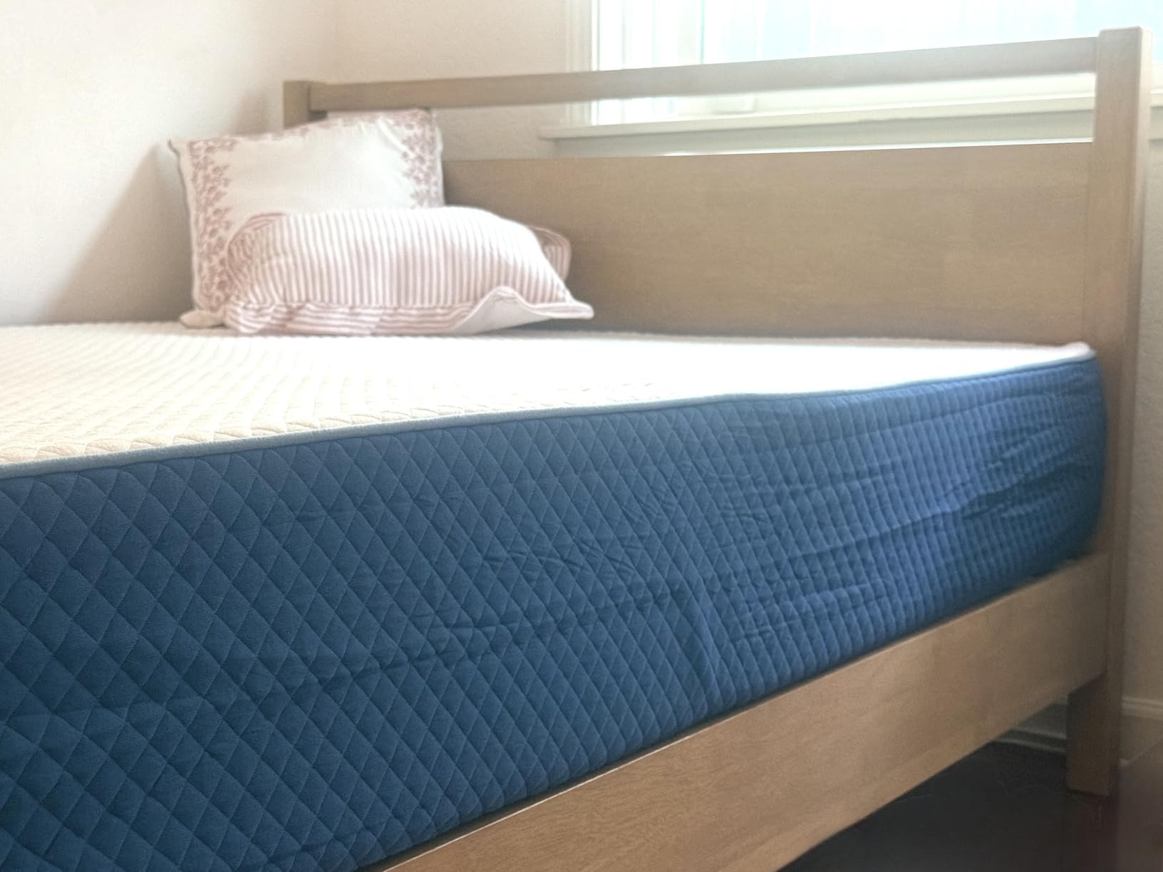 LIFEMENT King Mattress, 10 Inch King Size Mattress, Basic Copper Cooling Gel Memory Foam Mattress in a Box, Pressure Relief with Medium Firm Support, CertiPUR-US Certified, 80''L x 76''W customer photo 2