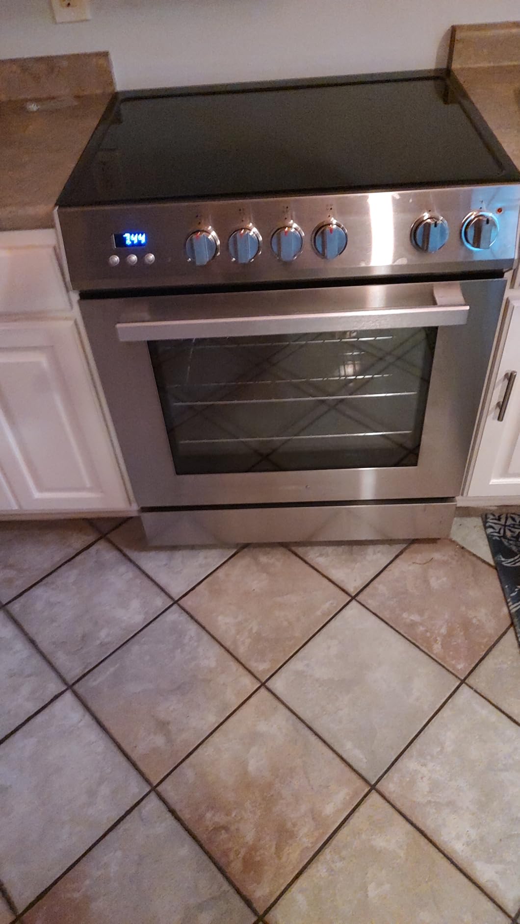 Cosmo COS-ERD304K-BK 30 in. Stellar Collection 4.9 cu. ft. 4 Burner Electric Range, Convection, Black | Glass Cooktop, Dual Element Burners, 6 Oven Functions, Digital Display with Timer, Storage Drawer customer photo 2