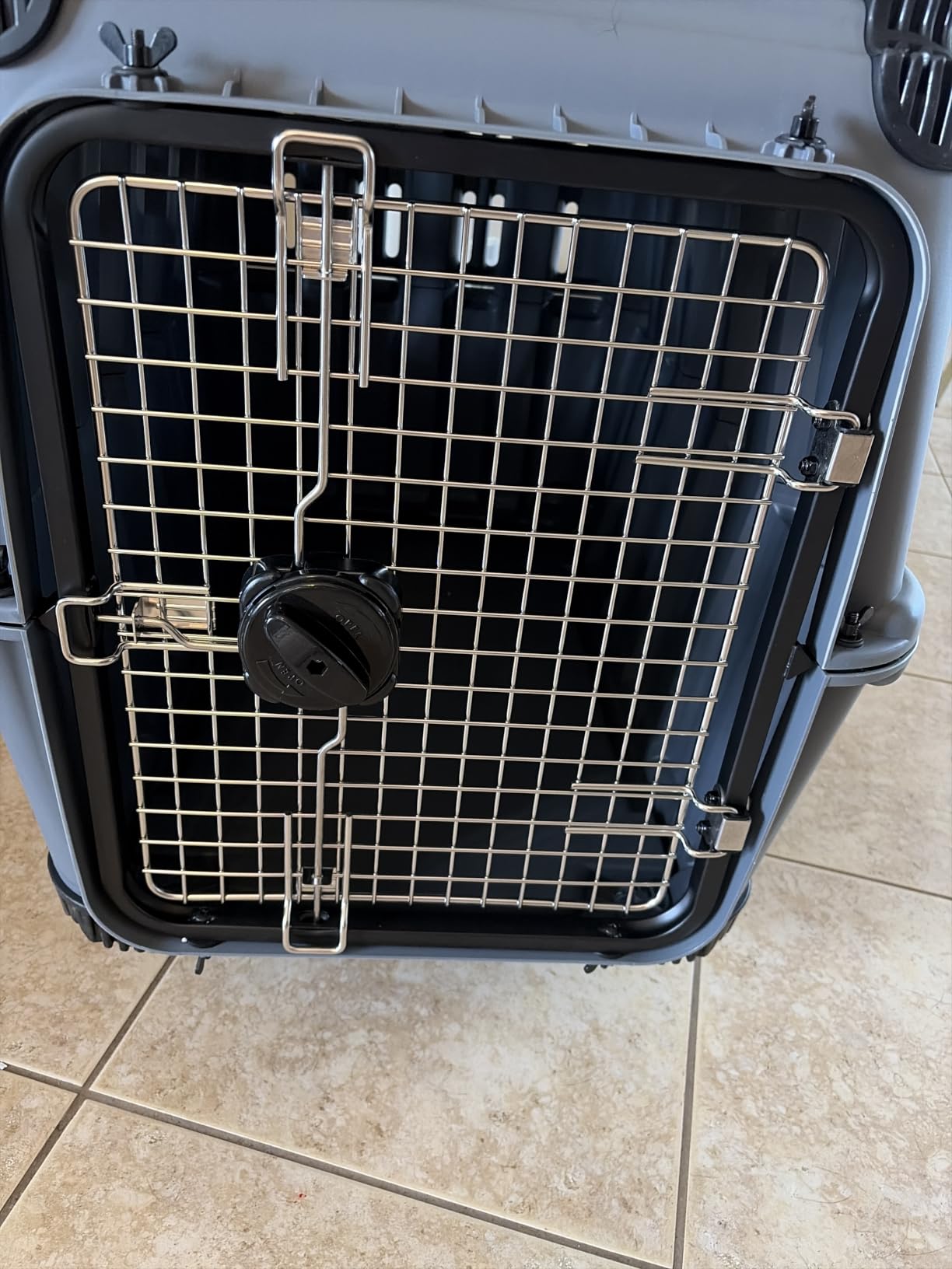 Mammoth Guardian Dog Kennel 36 inch Heavy Duty Travel & Outdoor Crate for Puppies, Small, Medium & Large Dogs, Secure 3 Bolt Lock, Adventure Ready for Hunting, Camping & Offroad - Gunmetal Gray customer photo 1