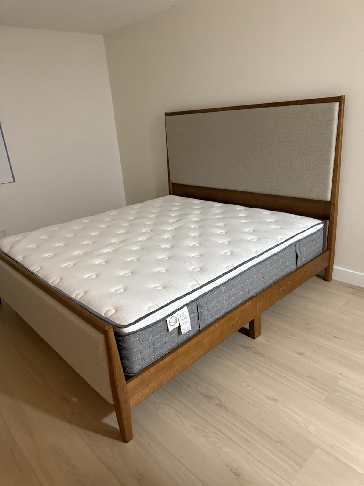 Queen Size Mattress, Medium Firm 10 Inch Hybrid Mattress Queen Size in a Box - Memory Foam & Pocket Springs for Back Pain Relief, Fiberglass Free, Motion Isolation, CertiPUR-US & OEKO-TEX Certified customer photo 2