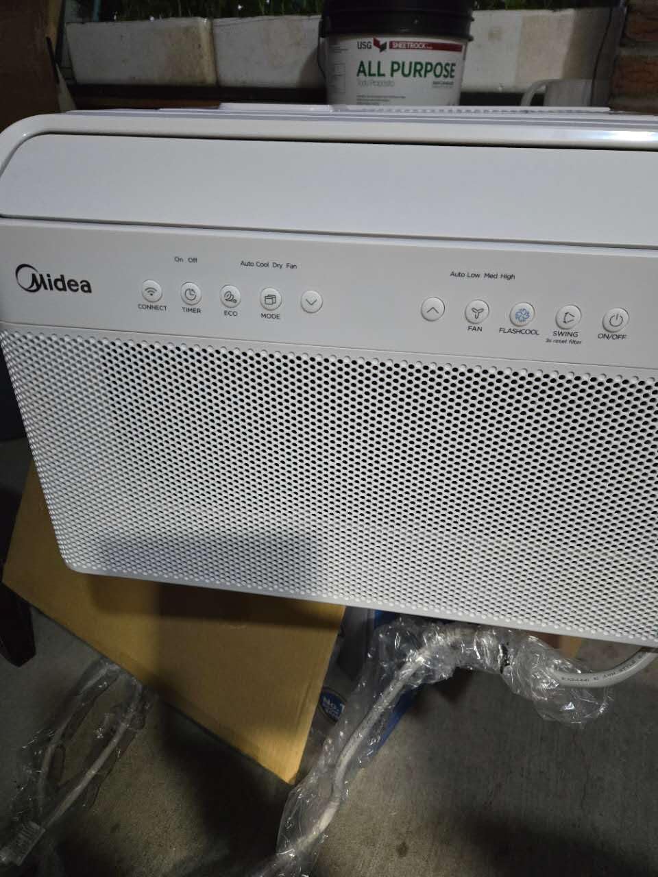Midea 12,000 BTU U Shaped Smart Inverter Window Air Conditioner - Cools 550 Sq Ft, Ultra Quiet with Open Window Flexibility - Alexa/Google Assistant Compatible - 35% Energy Savings, Remote (Updated) customer photo 1
