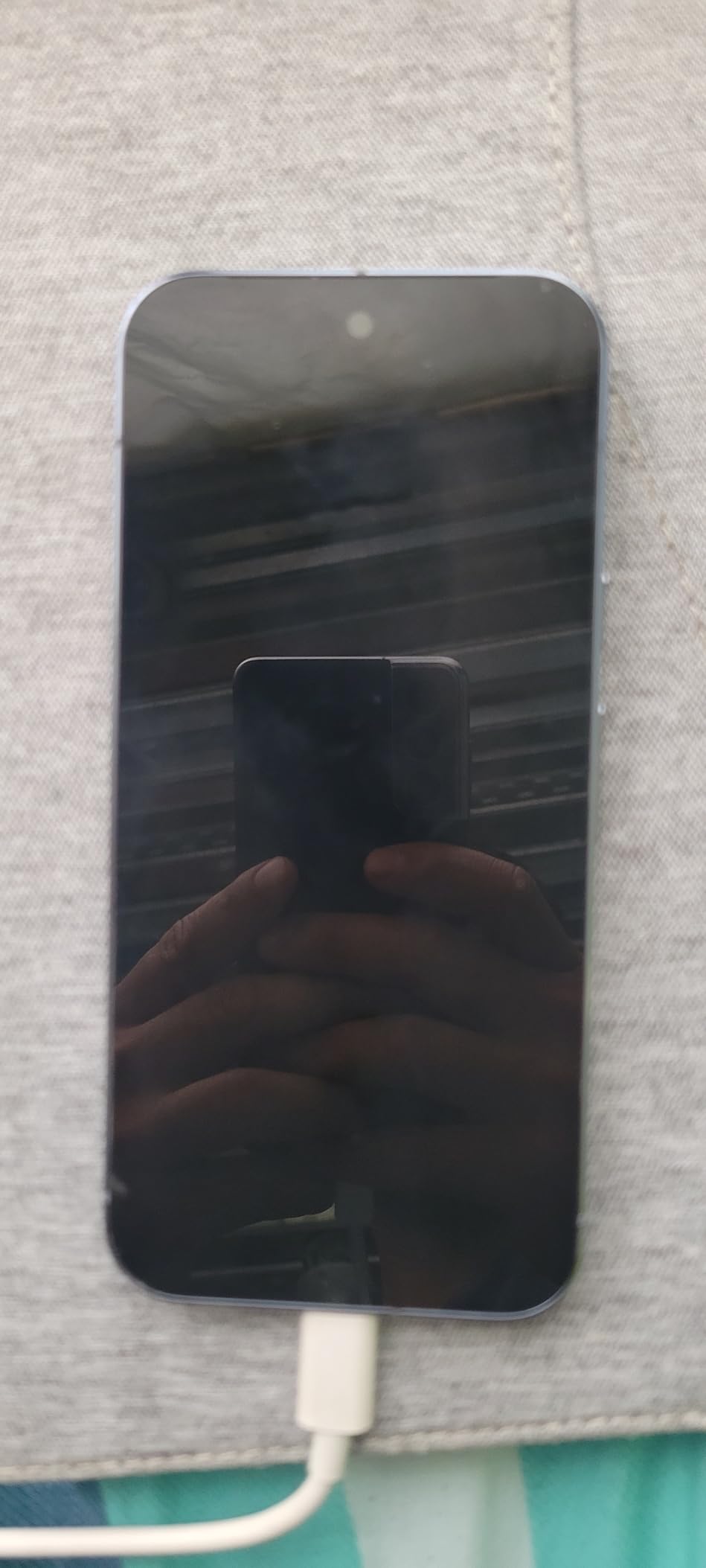 Google Pixel 10 Pro - Unlocked Smartphone with Gemini - Obsidian - 128 GB customer photo 2