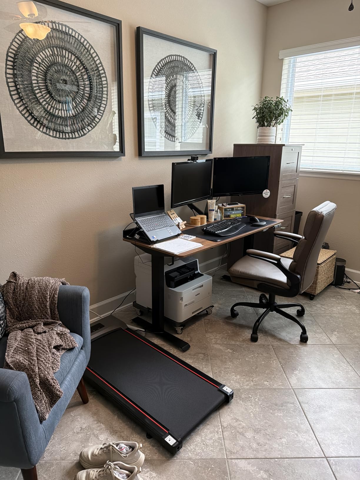 amseatec Small Desk Chair, Comfy Office Chair, Flip-Up Arms for Home | 3-zone mid backrest and dual-layer cushion add comfort; PU upholstery, 90° upright lock, 115° tilt, rocking mode; 300lbs customer photo 2
