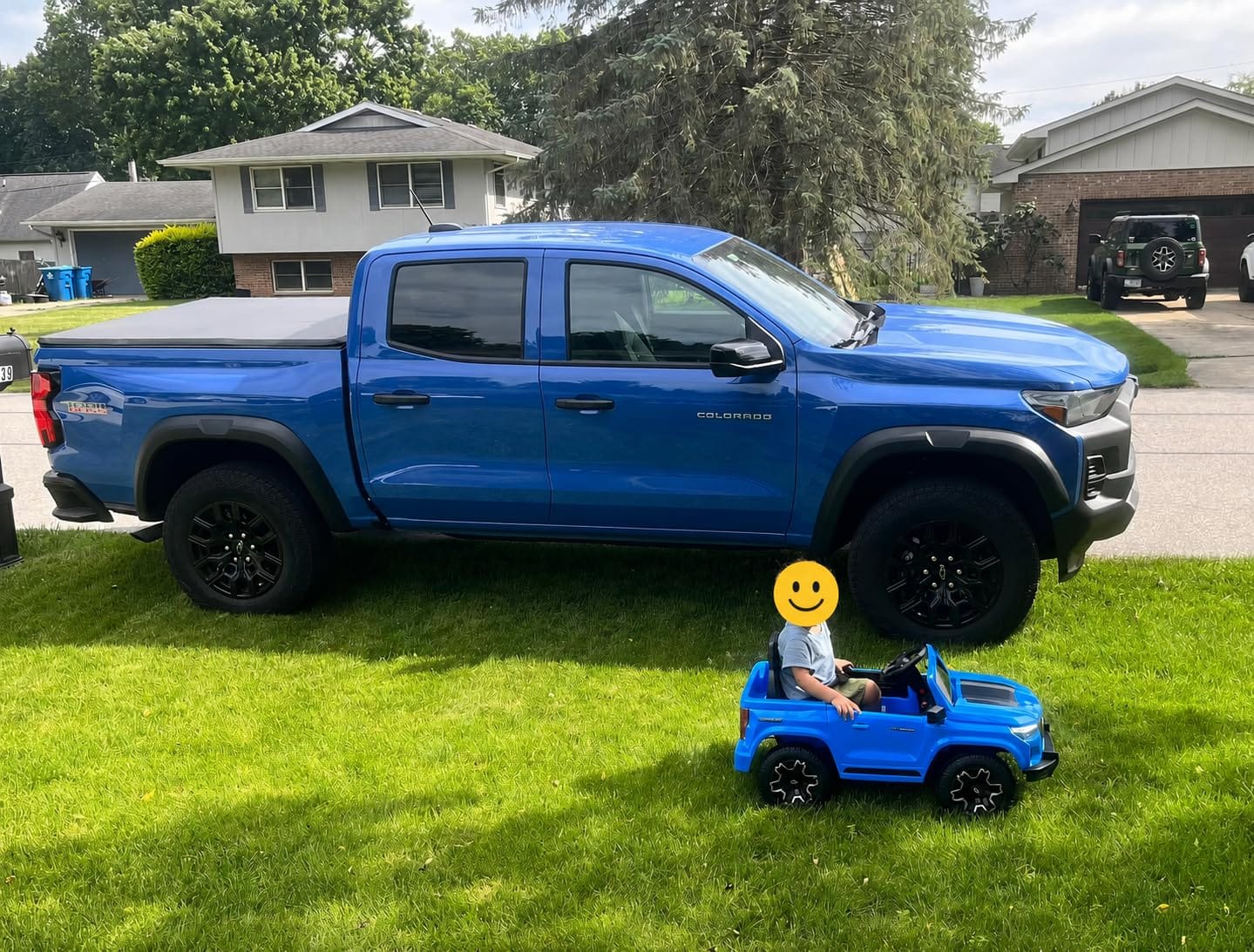 Winado Licensed Chevrolet Colorado Electric Car for Kids, 12V Ride on Toys for Toddlers with Remote Control, Battery Powered Electric Car Ride On Vehicle w/Bluetooth, Soft Start, LED Lights - Pink customer photo 2