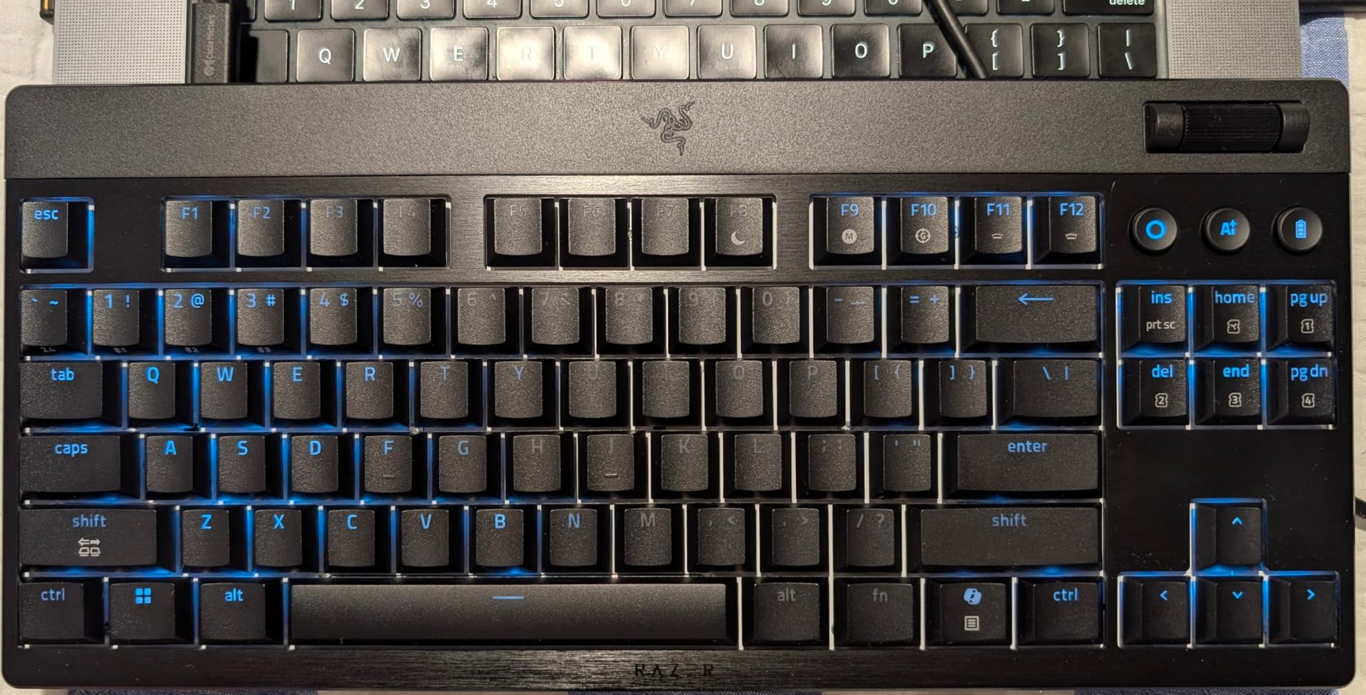 Razer BlackWidow V4 Low Profile TKL HyperSpeed Wireless Gaming Keyboard: Orange Mechanical Switches, 2.4GHz Wireless & Bluetooth, Multi-Function Roller customer photo 1