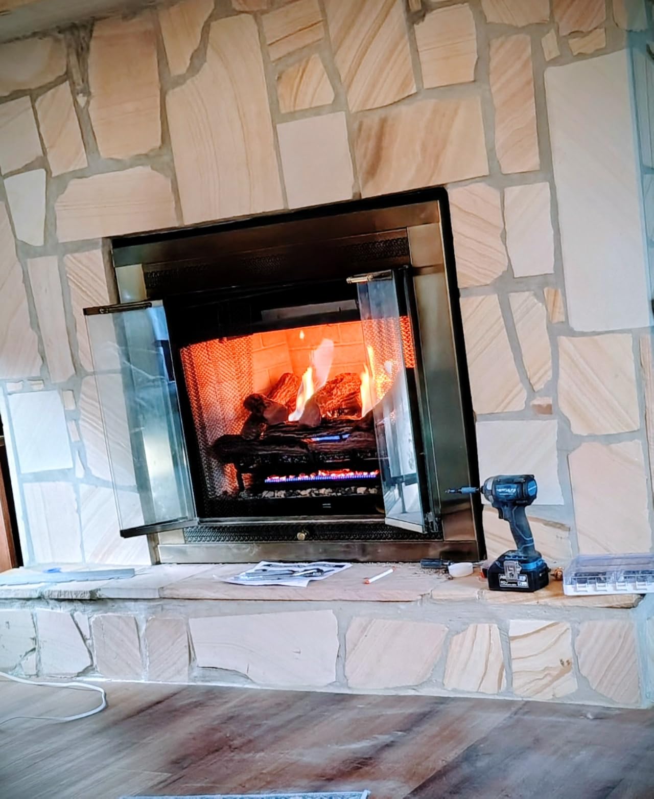 Duluth Forge Ventless Natural Gas Log Set - 24 in. Split Oak, 33,000 BTU, Remote Control - Model# DLS-N24R-1 customer photo 2