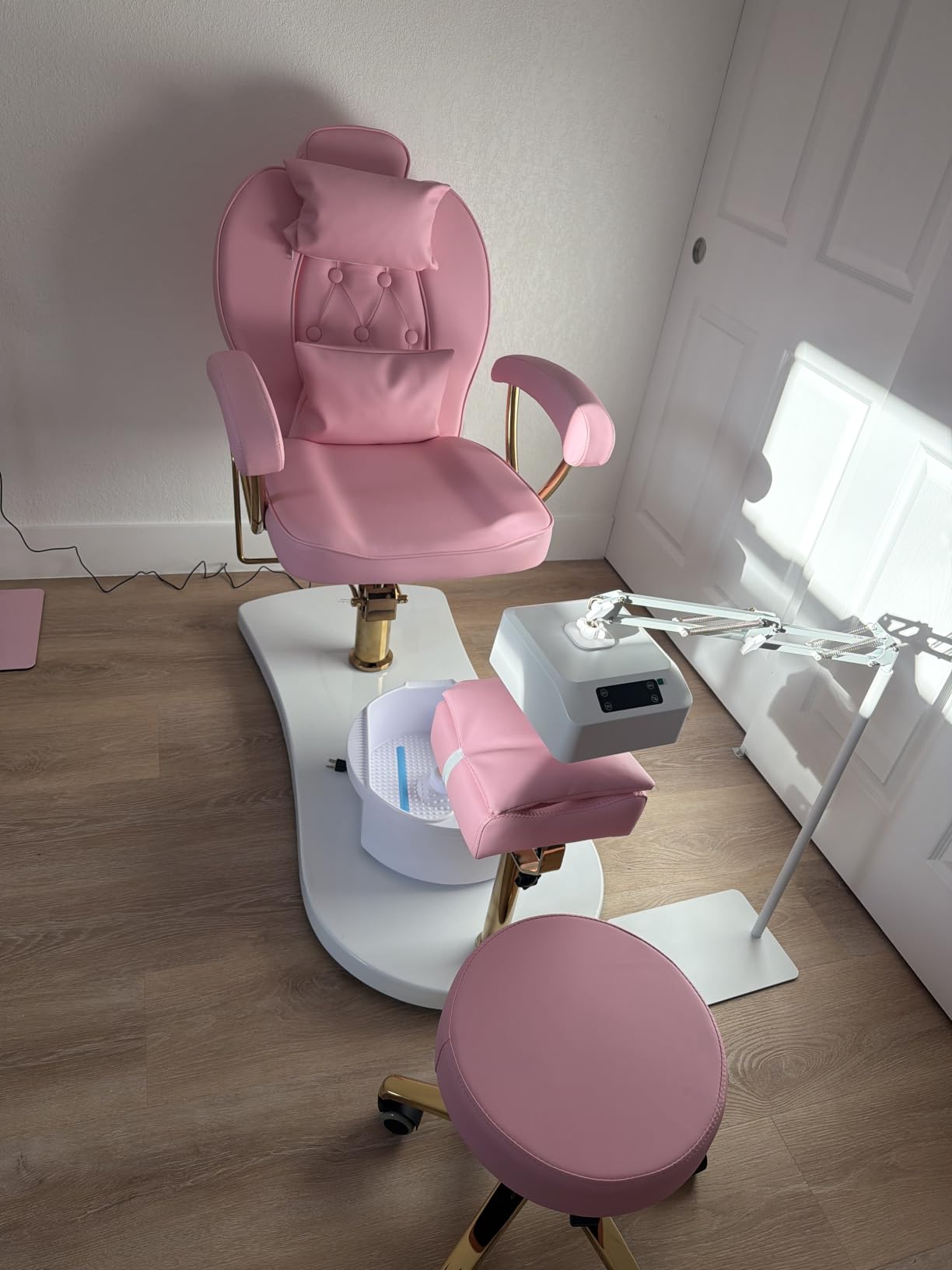 Pedicure Chair No Plumbing with Stool & Foot Bath, 360° Swivel Hydraulic Reclining Pedicure Station with Footrest & Ergonomic Headrest for Nail Tech, Spa, Salon (Black) customer photo 1