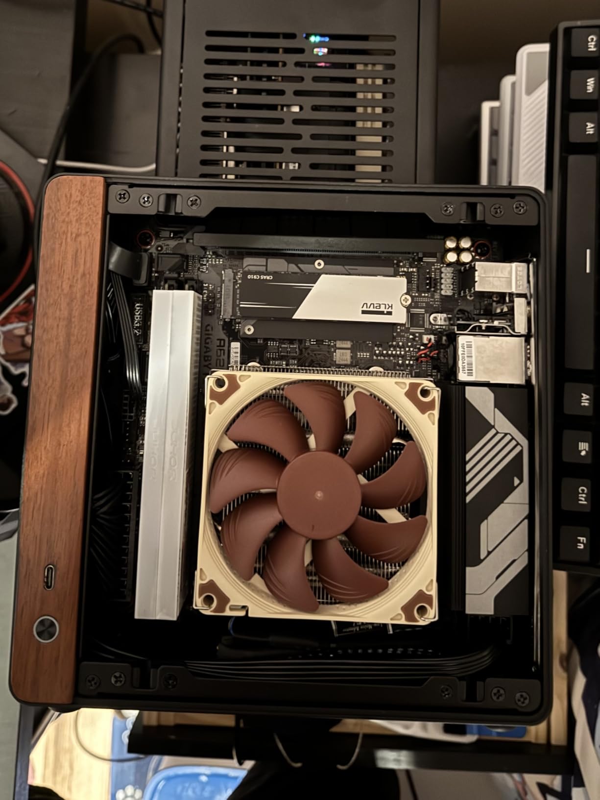 ASRock A620AI WiFi AMD AM5 Mini-ITX Motherboard, Supports AMD Ryzen 9000/8000/7000 Series Processors, DDR5 8200+ (OC), PCIe 4.0, Dual LAN, WiFi 6E, 8+2+1 Power Phase customer photo 1