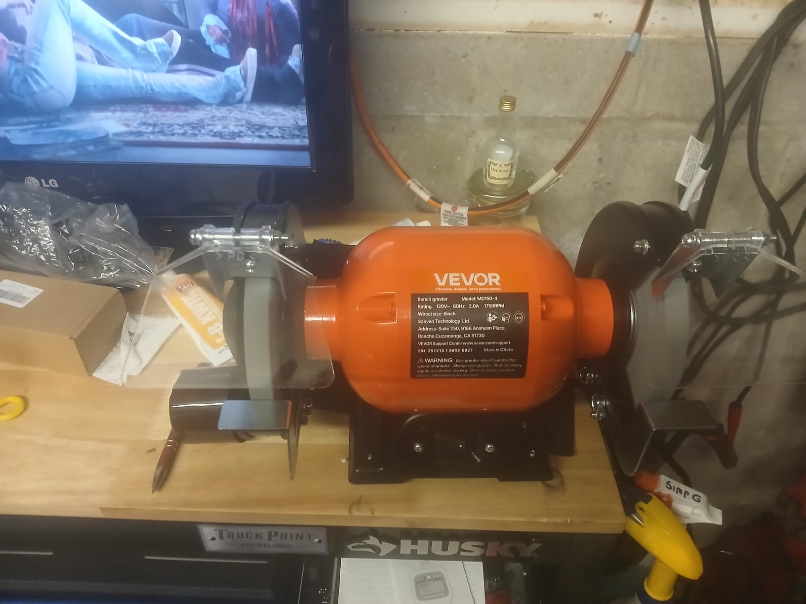 VEVOR Bench Grinder, 6-inch Single Speed Bench Grinder, 3450RPM High-Speed Table Grinders with 250W 2.1A 1/3Hp Induction Motor, 36/60-Grit Grinding Wheels & LED Work Light for Fast Sharpening Grinding customer photo 1
