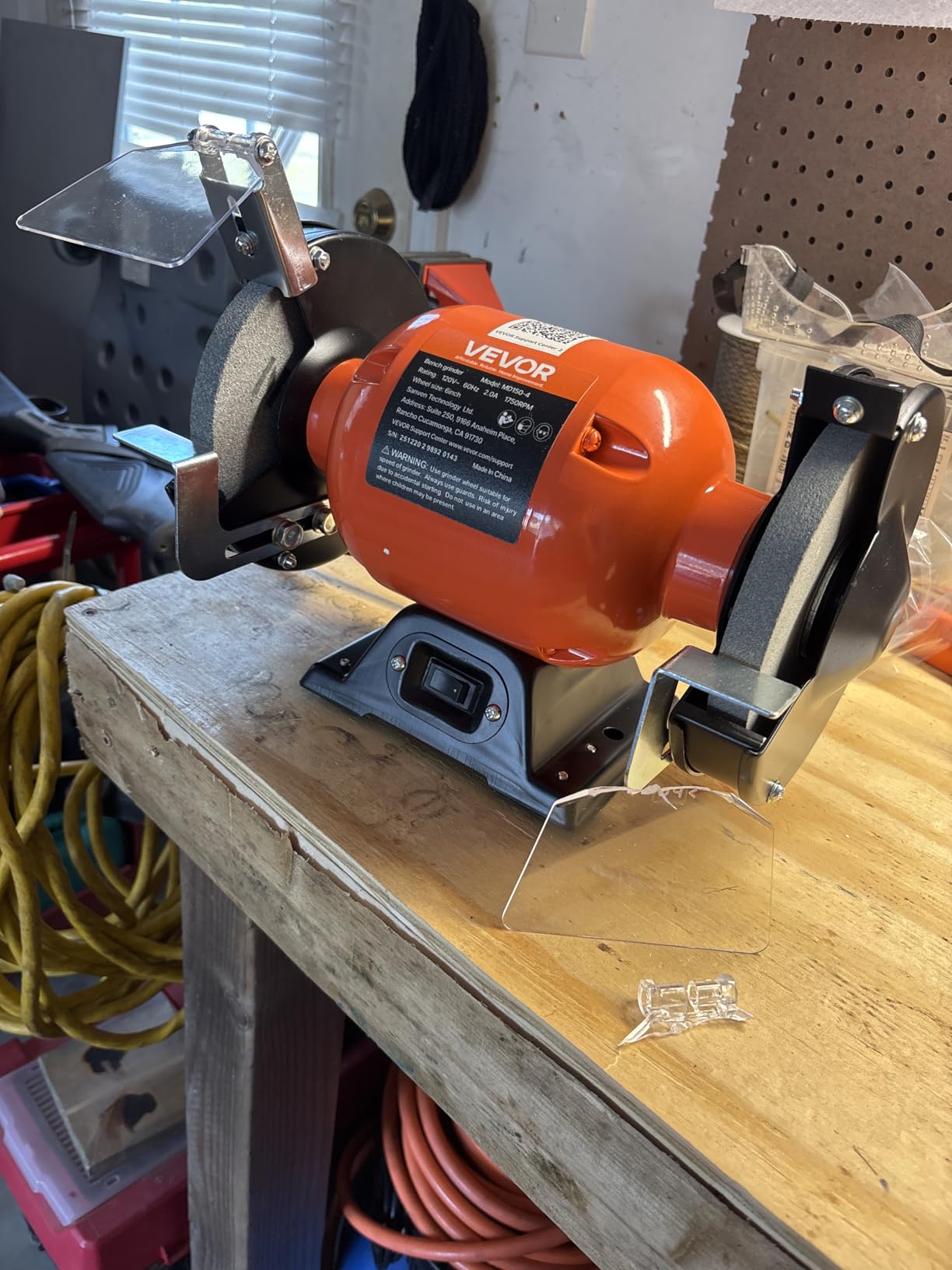 VEVOR Bench Grinder, 6-inch Single Speed Bench Grinder, 3450RPM High-Speed Table Grinders with 250W 2.1A 1/3Hp Induction Motor, 36/60-Grit Grinding Wheels & LED Work Light for Fast Sharpening Grinding customer photo 2