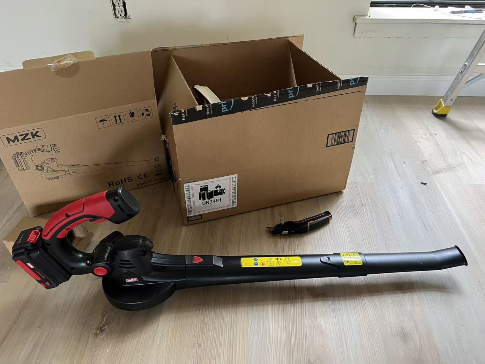 MZK Cordless Leaf Blower, 20V Battery Powered Electric Blower for Lawn Care, Electric Lightweight Leaf Blower for Blowing Leaves, Patio Cleaning and Dust(2 * 4Ah Battery & Charger Included), LF40D13 customer photo 1