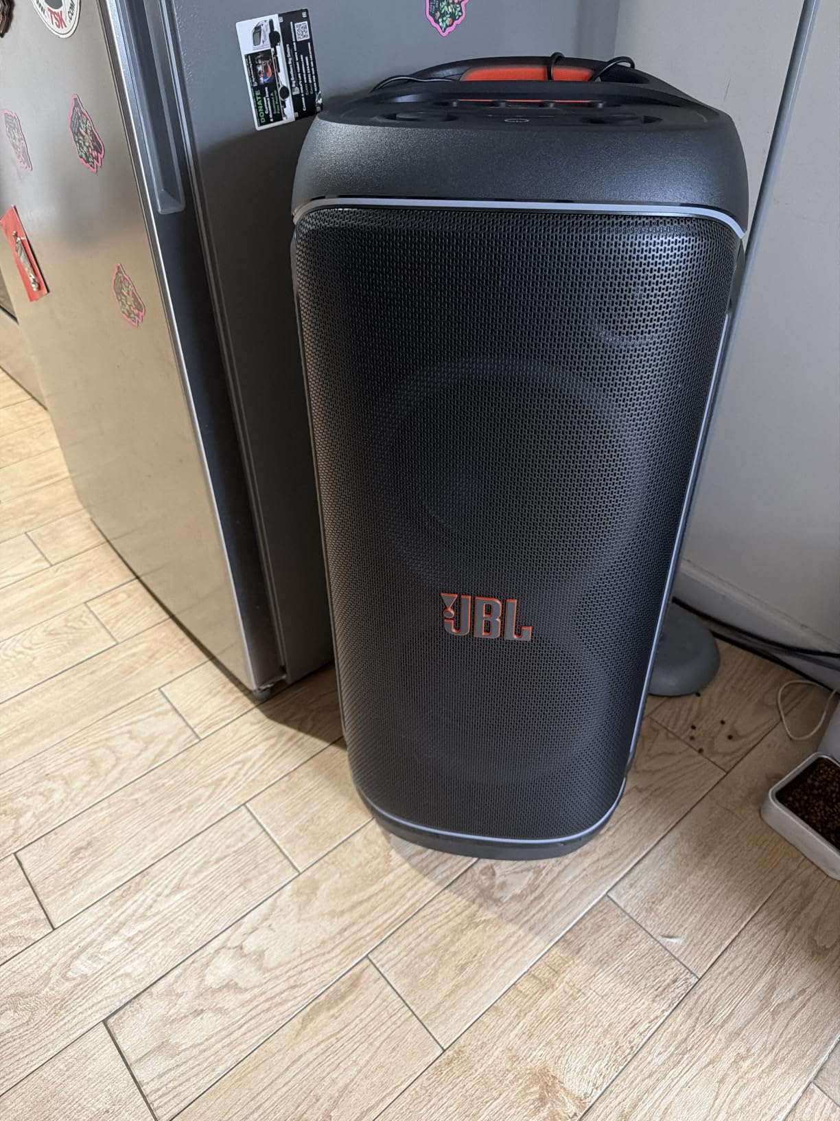 JBL PartyBox 720 - Battery-Powered Party Speaker - Black | Superior JBL Pro Sound, Futuristic lightshow, Up to 15 hours playtime, Ergonomic integrated handle and wider sturdy wheels customer photo 1