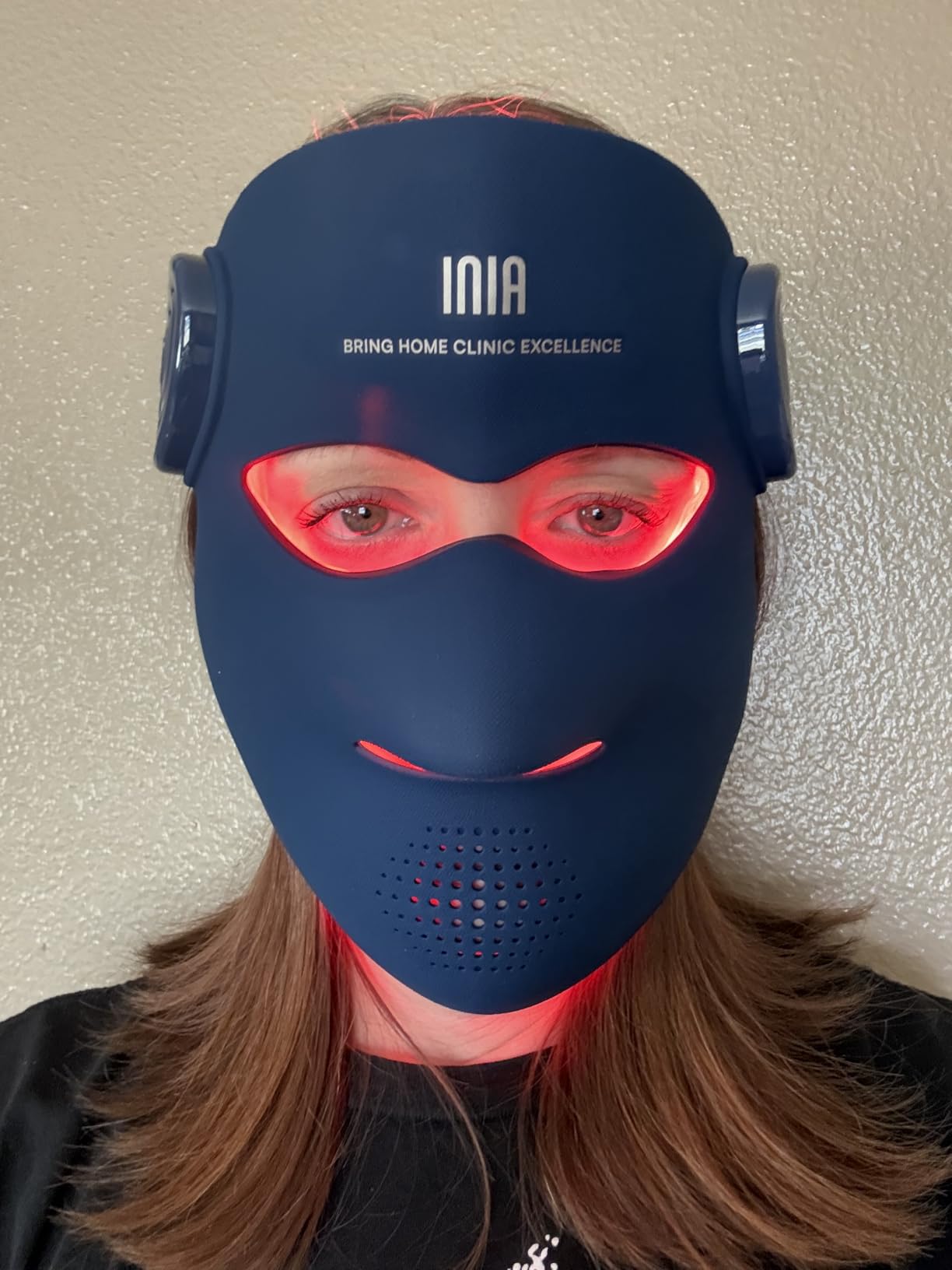 INIA GLOW 4D Wireless Red Light Therapy Mask for Face, Dual NIR, 320 LEDs | 4D Contour-Fit, Under-Eye Cooling, 4 Modes, Cordless & Rechargeable, Home & Travel Use, Skincare Gift for Women Wife Mom customer photo 1