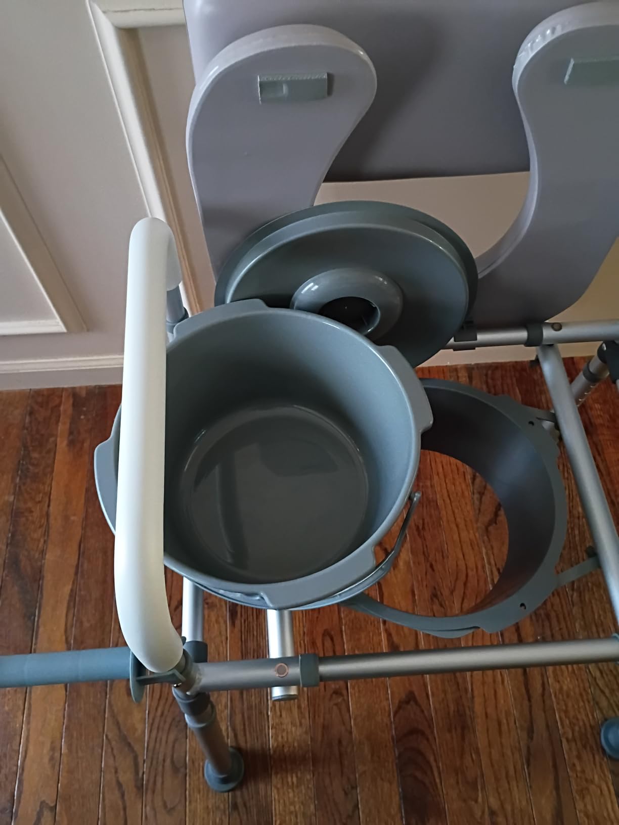 soundfuse Bedside Commode Toilet, Padded Seat and Backrest, Aluminum Frame | Height Adjustable, Dual-Crossbar, Portable Toilet for Seniors and Adults, Removable Potty Bucket, Tool-Free Assembly, 350 lbs customer photo 1