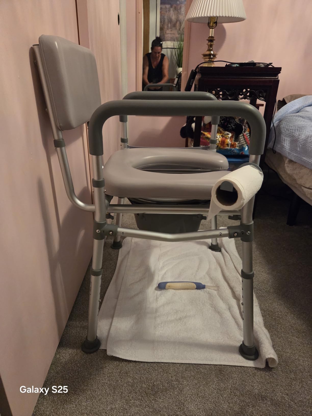 soundfuse Bedside Commode Toilet, Padded Seat and Backrest, Aluminum Frame | Height Adjustable, Dual-Crossbar, Portable Toilet for Seniors and Adults, Removable Potty Bucket, Tool-Free Assembly, 350 lbs customer photo 2