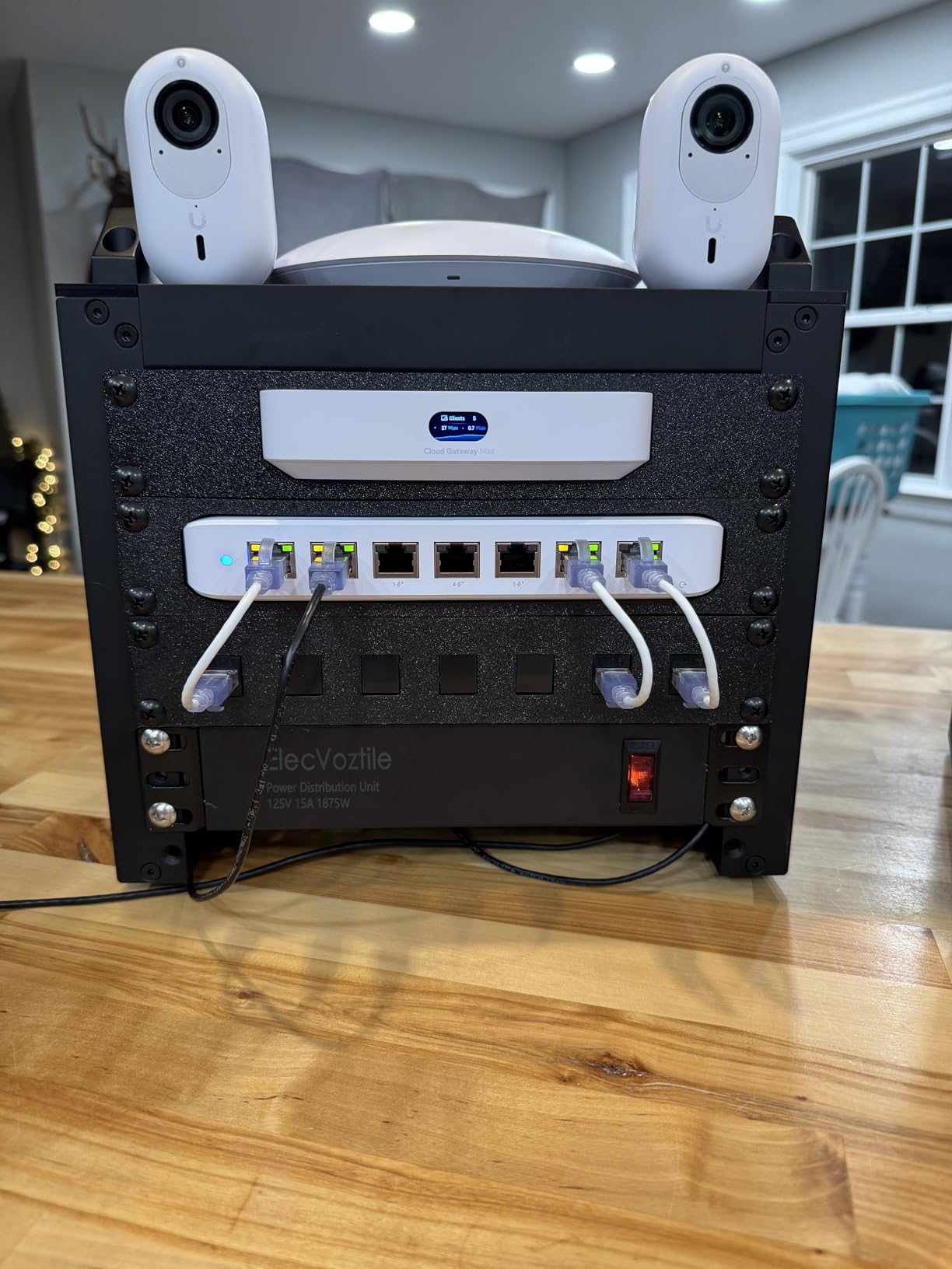 GeeekPi 4U Server Rack, 10 inch Mini Network Rack for Network, Servers, Audio, and Video Equipment, DeskPi RackMate T0 Rackmount, 7.87 inch Depth customer photo 1