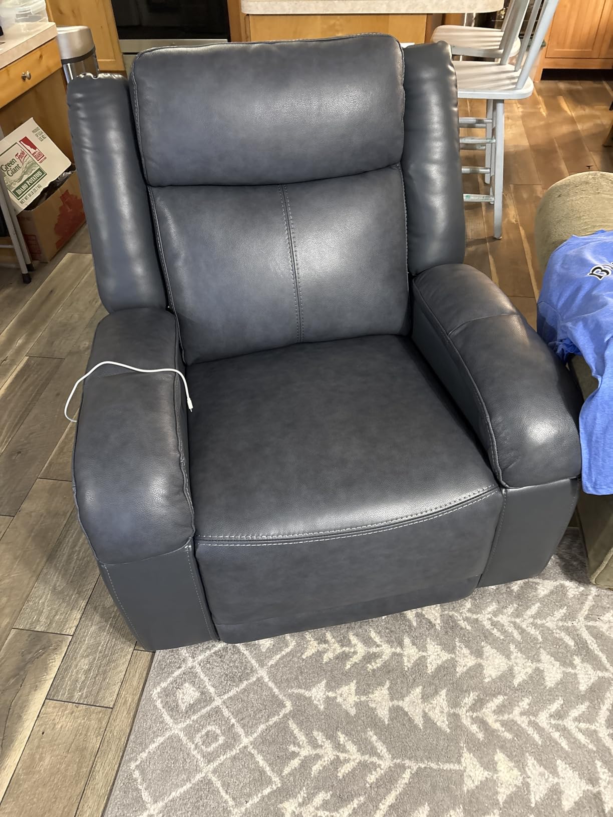 Watson & Whitely Oversized Genuine Leather Power Recliner Chairs for Big and Tall, Wall Hugger Recliner with Power Headrest & Charging Ports, Extra Large Reclining Chair for Living Room, Dark Brown customer photo 1