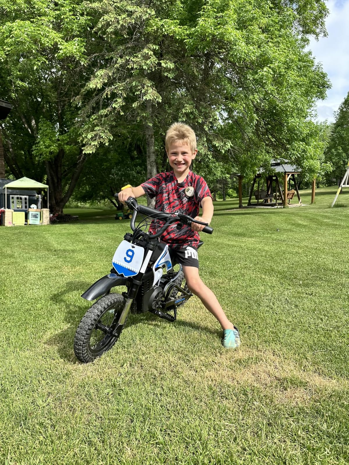 K1 Kids Electric Dirt Bike 36V Motorcycle, 16MPH Fast Speed 14 Mile Long-Range, 700W Peak 3-Speed Modes Electric Bike for Kids Ages 3-10 customer photo 1