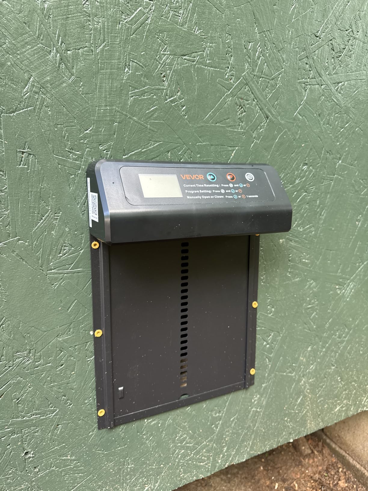 VEVOR Automatic Chicken Coop Door, Battery Powered Chicken Coop Door with Timer & Manual Setting, Anti-Pinch Security, Durable Aluminum Alloy, Auto Chick Run Gate Opener with Waterproof Sealing, Black customer photo 2