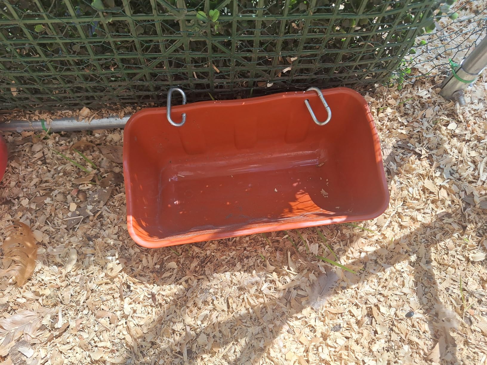 Chicken Feeder Waterer, Hanging Goat Feeders, Feed Trough 3.5 Quart 2 Pack, Hanging Fence Feed Trough for Poultry Livestock, Black customer photo 1