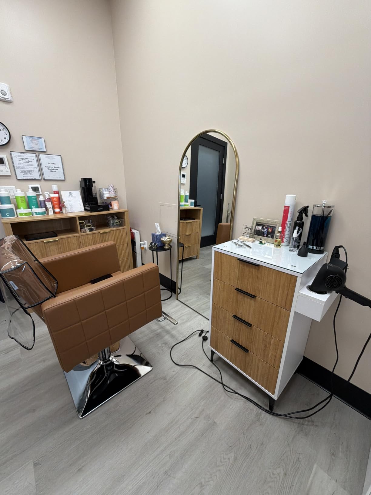 OmySalon Salon Station, Barber Station for Hair Stylist, Storage Cabinet with Glass Top & Drawers & Heat Resistant Dryer Holders, Modern Retro Style for Beauty Salon, Wood Black customer photo 1
