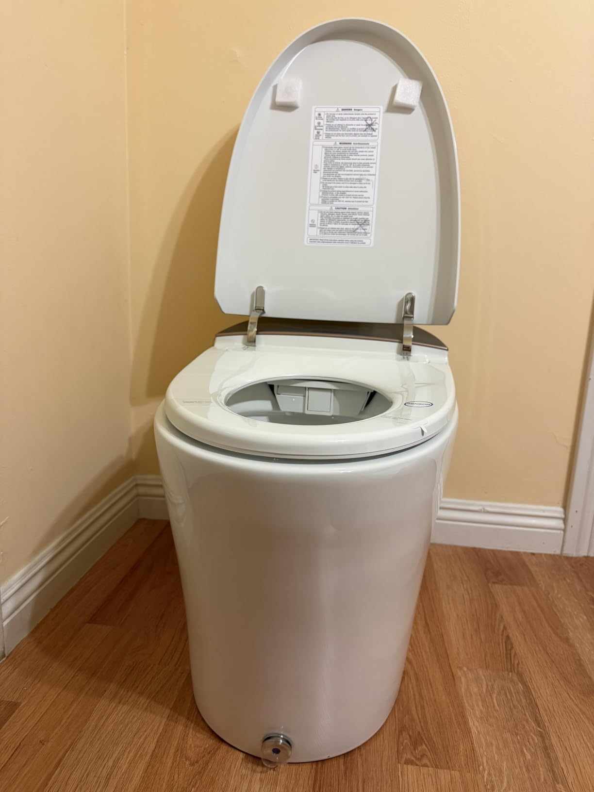 Casta Diva Smart Toilet with Bidet Built in, Auto Open/Close, Foam Shield, 1000g MaP Flush, Heated Seat, Foot Kick & Blackout Flush, Bidet Toilet with Night Light for Bathrooms customer photo 2