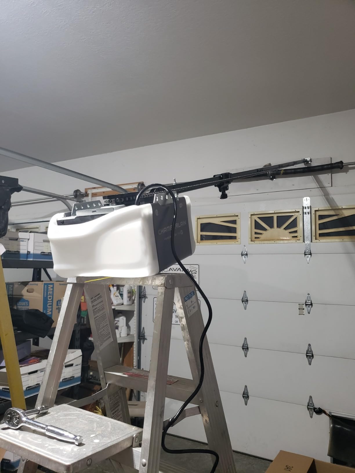 Chamberlain 3/4 HP Chain Drive Smart Garage Door Opener with Fixed Camera, Battery Backup, 2-Bulb Lighting, and myQ Connectivity customer photo 1