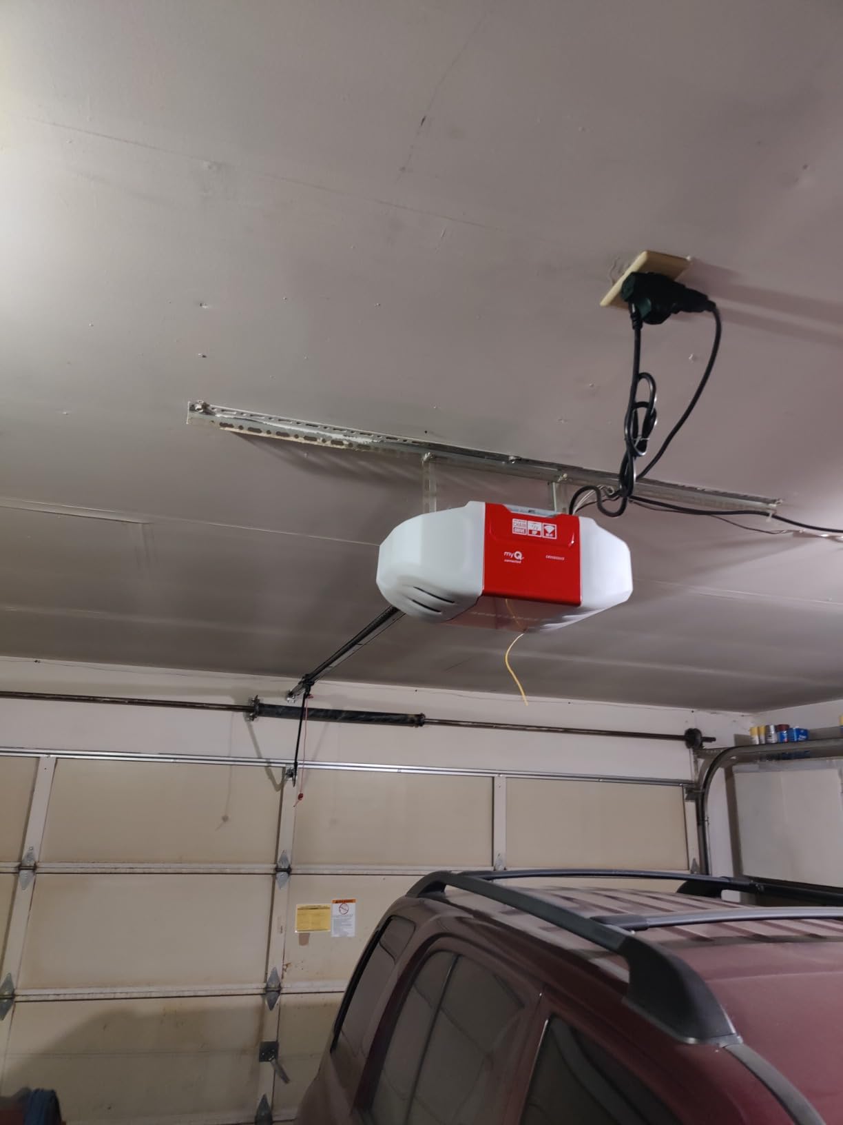 Craftsman Belt Drive Garage Door Opener, 3/4 HP, Wi-Fi, Battery Backup, Heavy duty Belt-Drive, myQ compatible, Quiet performance, Includes 2 remotes, wall control and safety sensors customer photo 2
