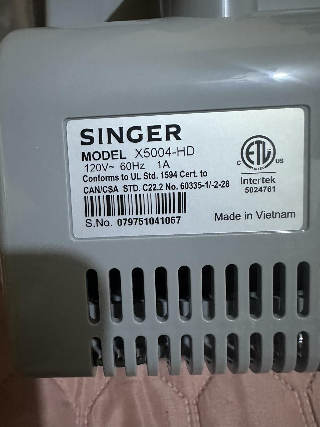 SINGER HD0500S Heavy Duty Serger Overlock Machine, 2-3-4 Thread, Black | 6 stitches, 1300 stitches/min, LED light, free arm, adjustable differential feed, metal frame, for home decor customer photo 1
