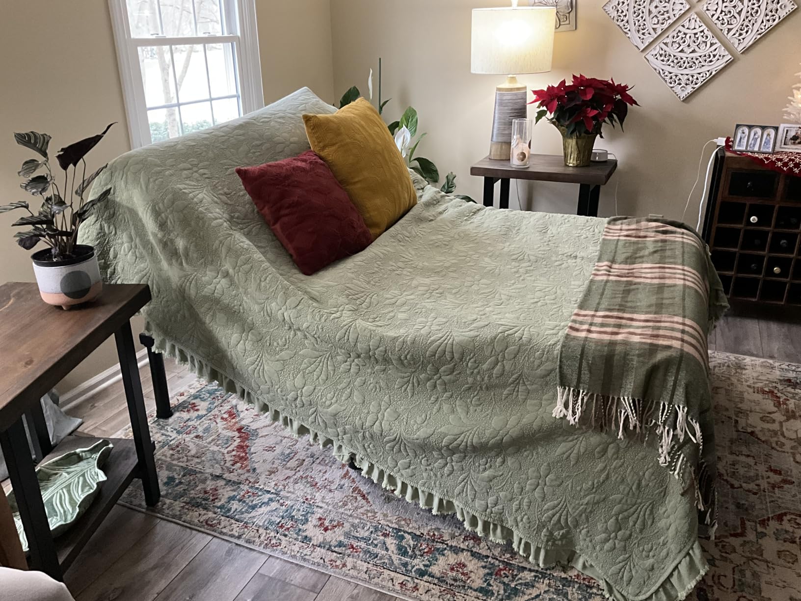 Tami Tami T450 Adjustable Bed Frame Queen with Remote, Ergonomic Adjustable Base with Head & Foot Incline, Zero Gravity, Nightlight, Quiet Motor, and 3 Height-Adjustable Legs, Easy Assembly customer photo 1