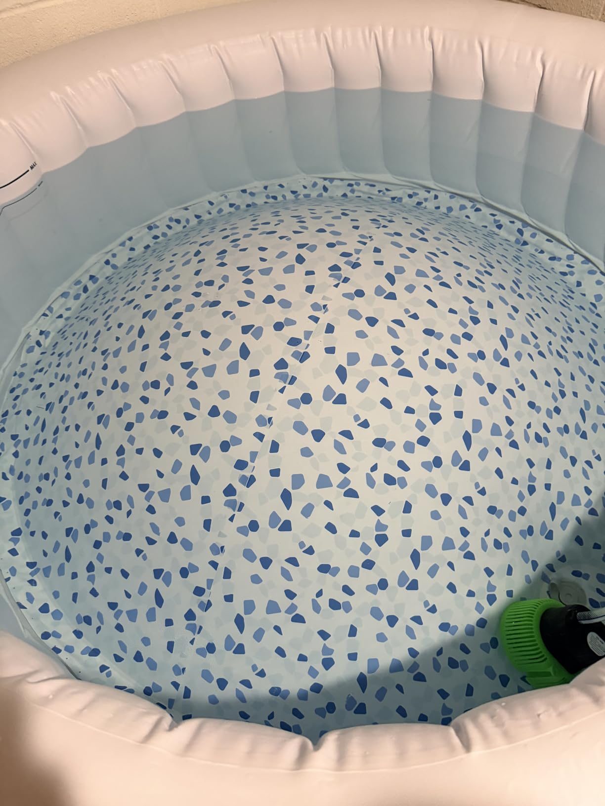 Bestway SaluSpa Cancun 2 to 4 Person Inflatable Hot Tub, Round Energy-Efficient Portable Outdoor Spa with 120 AirJets, 71in x 26in customer photo 2