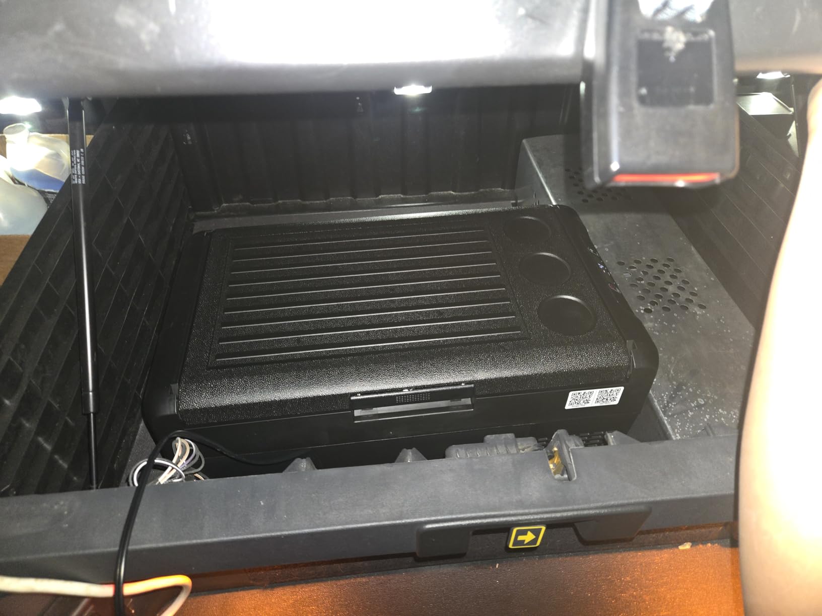Feelfunn 12V Refrigerator - 27QT(25L) Portable Freezer, Electric Cooler for Car, Truck, RV, Van, Camping & Road Trip, Fast Cooling Fridge with 12/24V DC & 110-240V AC for Vehicle & Home Use,-4℉~68℉ customer photo 2