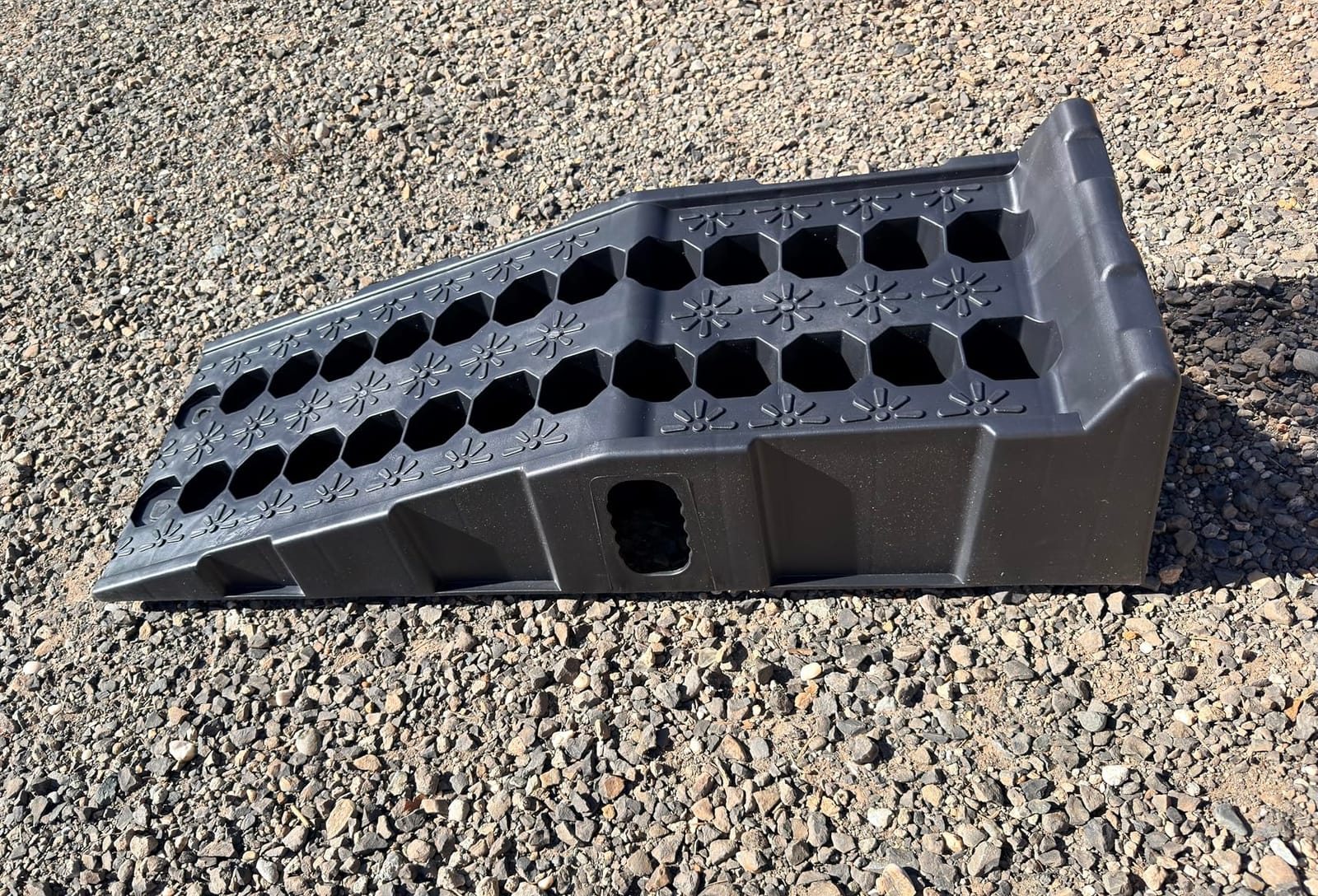 Car Ramps for Oil Changes and Vehicle Lift, 7.1 Inch Lift, 11.1 Inch Wide Tire Heavy Duty Ramps for SUV & Truck, 16,000 lbs Capacity, 2pcs customer photo 1