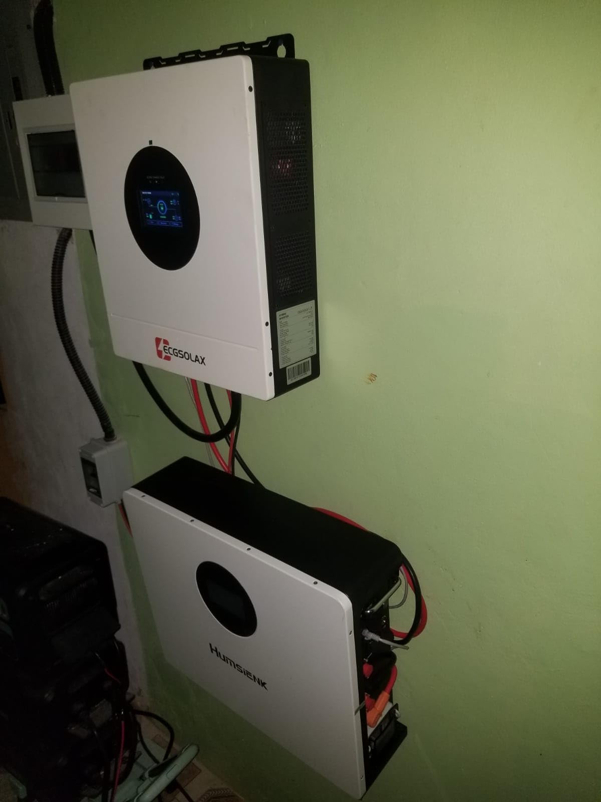 48V 100Ah LiFePO4 Lithium Battery Bluetooth with Active Balancing & Wall-Mounted, 5.12kWh, 100A BMS & LCD Monitor, Grade A Cells, 6000+ Cycles & 10-Year Lifespan for Home Energy Storage, Solar System customer photo 1