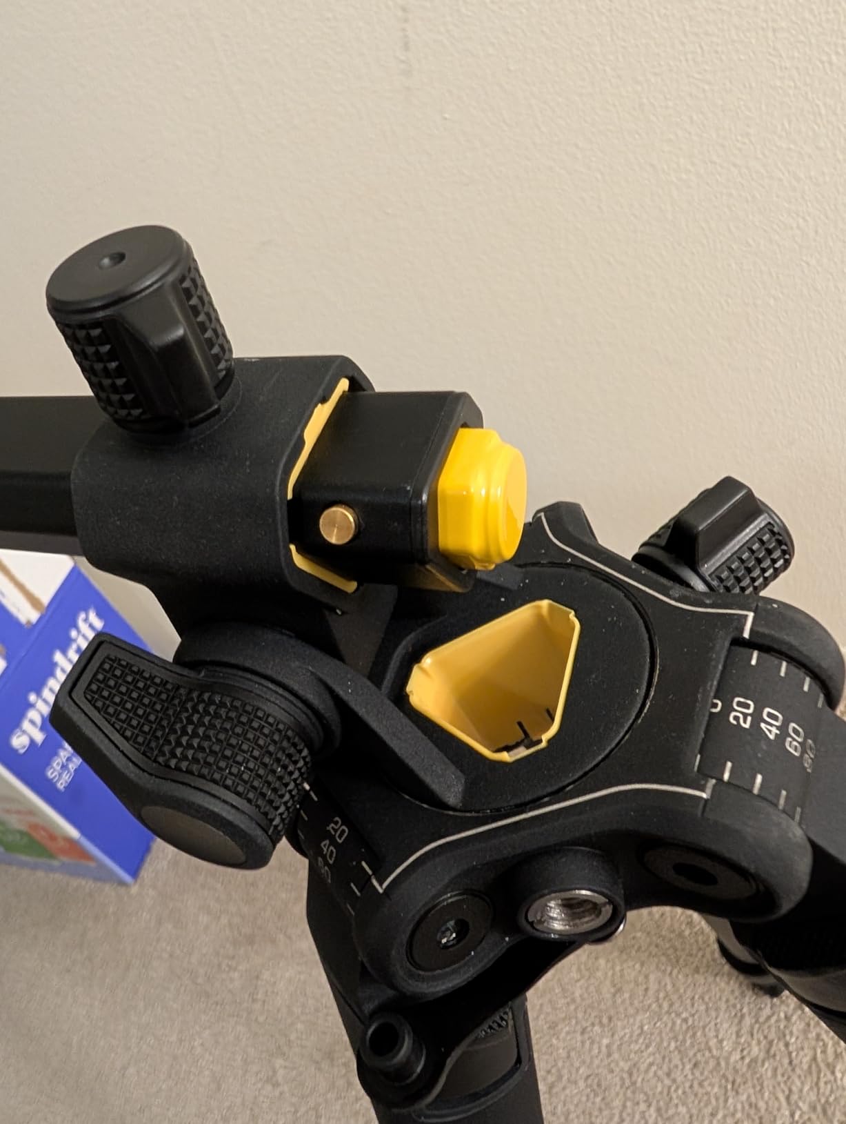 Vanguard Alta Pro 2+ 263AB G2 Camera Tripod with CNC-Machined Arca-Compatible BH-60 Ball Head and Multi-Angle Center Column customer photo 2