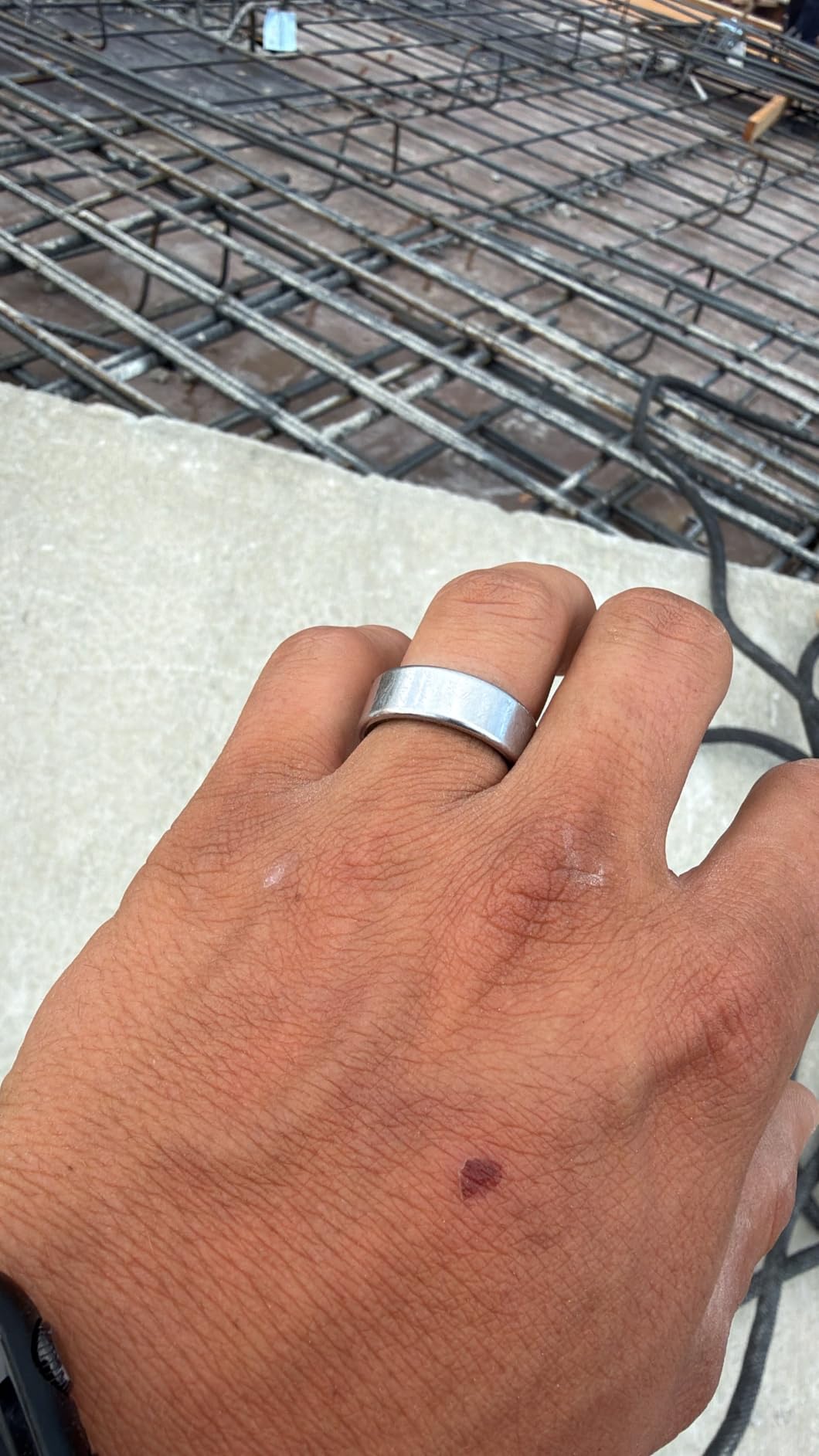Smart Ring Health Tracker, Sleep/Exercise Monitoring, iOS/Android, IP68 Waterproof, No Subscription, 5-Day Battery for Women & Men (Silver, 8) customer photo 1