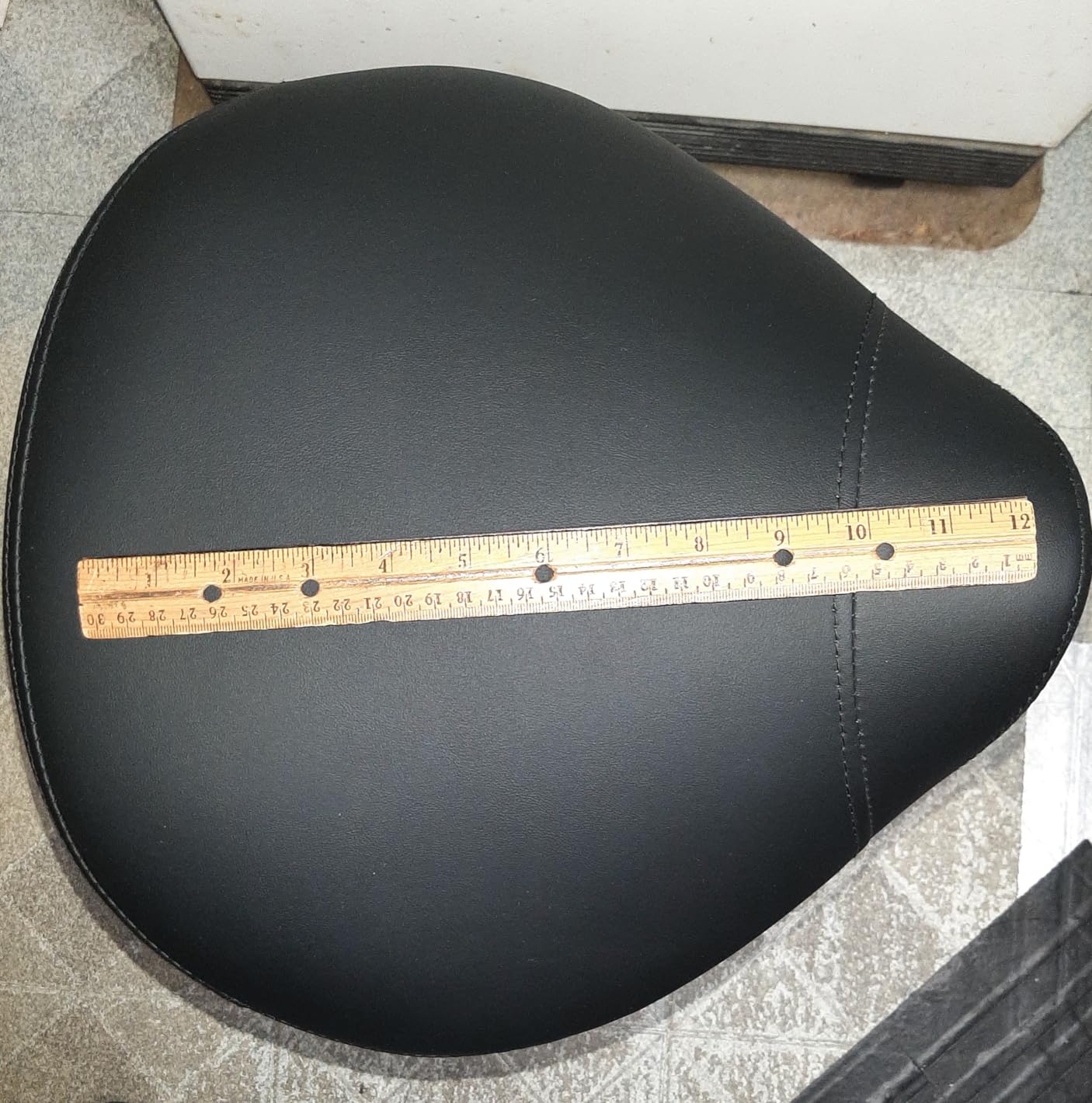ANWBROAD Saddle Stool with Wheels Ergonomic Swivel Adjustable Rolling Stool with PU Leather Thick Wide Saddle Seat Padding Comfortable Rolling Saddle Chair for Salon Massage Clinic Black UWSS001B customer photo 1