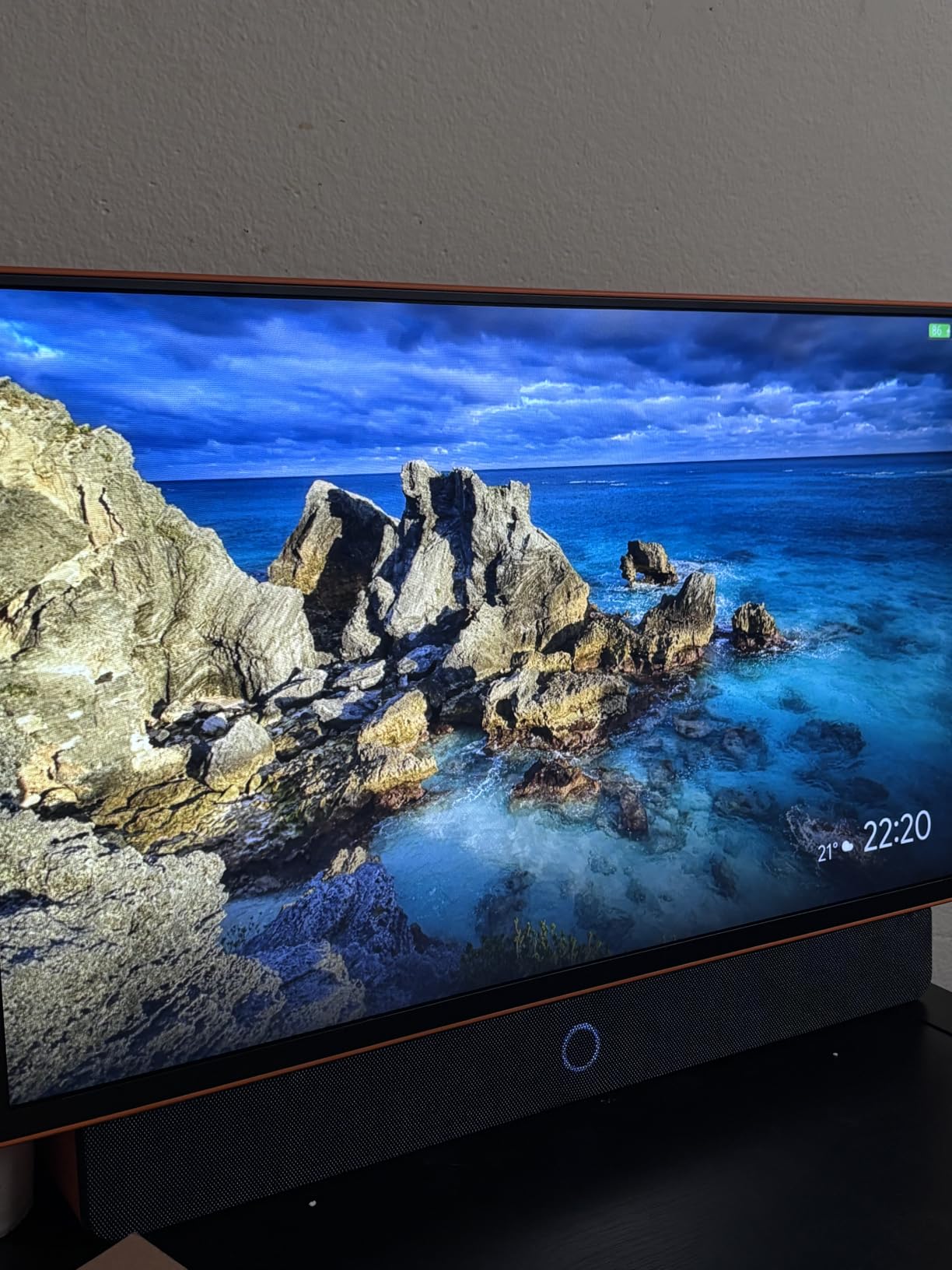 27 Inch Portable Smart TV with Built-in Battery, 1080P FHD Outdoor TV for RV & Camping, HDR10, Dolby Audio, WiFi, Voice Remote, Portable TV for Travel, Bedroom, Game Day & Outdoor Entertainment customer photo 2