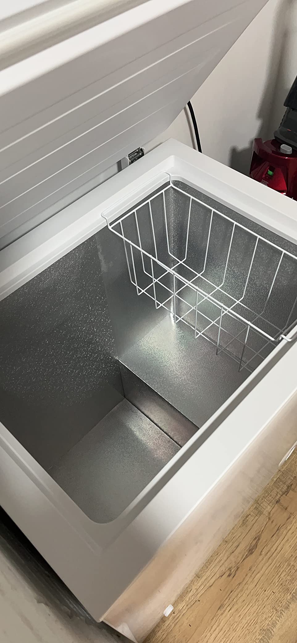 Chest Freezer 18 Cu Ft, Deep Freezer with 7 Level Adjustable Thermostat, Large Capacity Chest Freezer for Garage, Basement, Restaurants, White customer photo 2