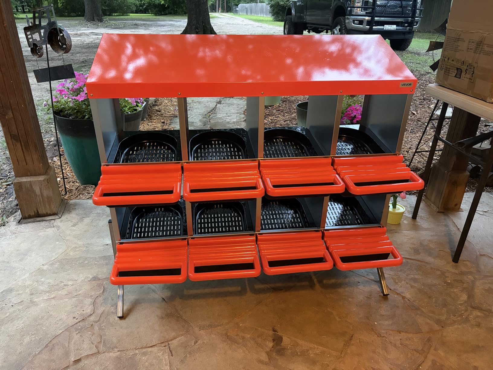 VEVOR Chicken Nesting Boxes, 10 Compartments, with Support Legs, Easy Egg Collection, Galvanized Steel and High-Strength Plastic, Roll Away Nesting Boxes for Chickens and Hens Laying Eggs, Orange customer photo 1