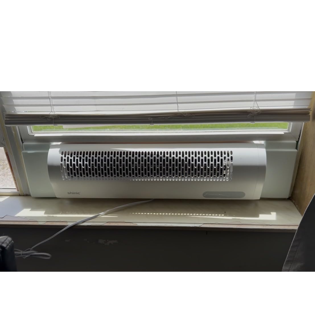 shinic Window Fan with Reversible Airflow, 4 Speeds, Thermostat Remote Control, Weather Resistant, Quiet Window Fan, 6 Spacer Blocks, Fits 26.0