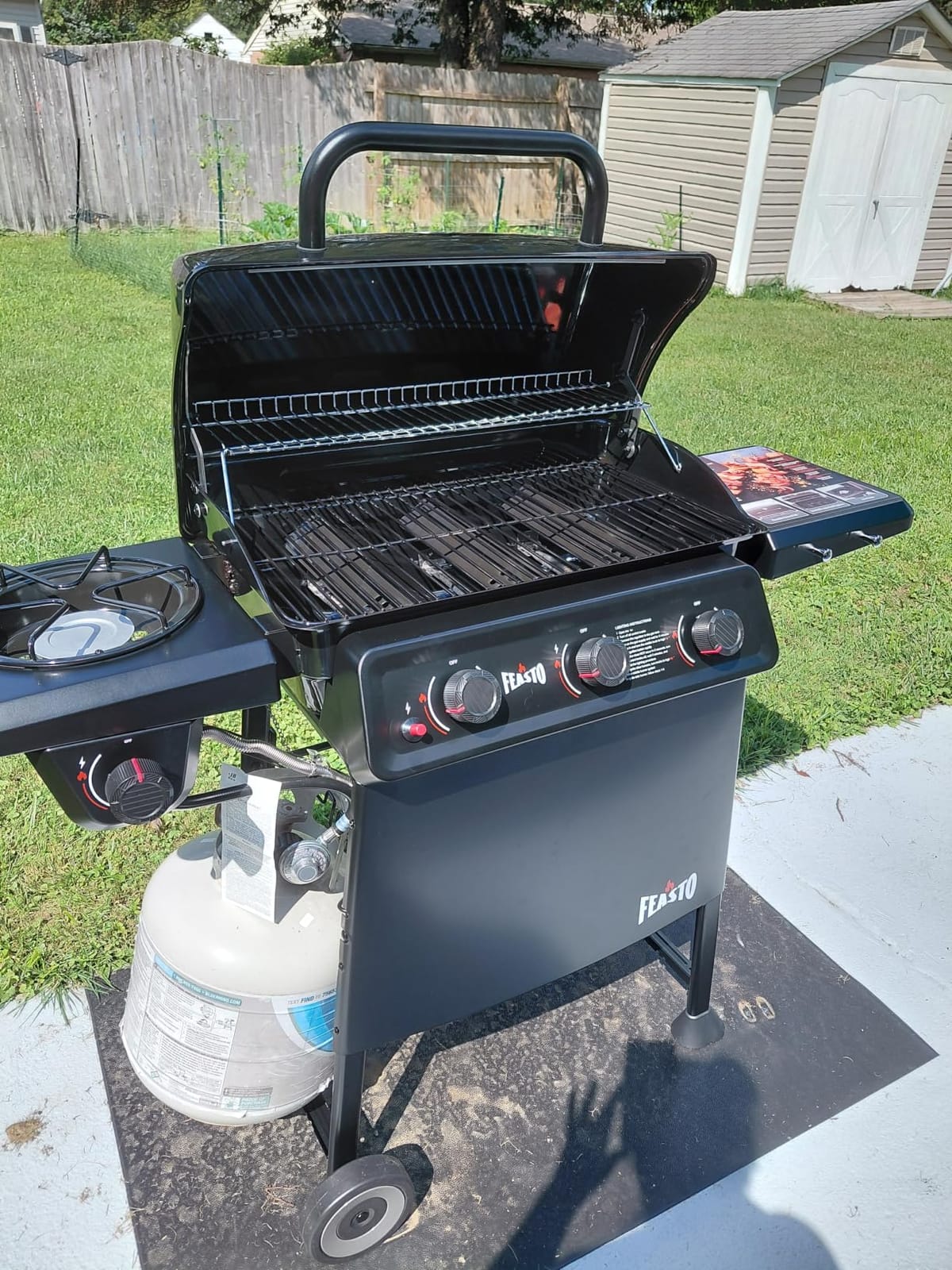 Feasto 3-Burner Propane Gas Grill with Side Burner for Outdoor Cooking | 38,000 BTU Total, Side Burner for Sauces & Sides, 504 Sq.In. Grilling Area, Porcelain-Enamel Design, for Backyard BBQ customer photo 1