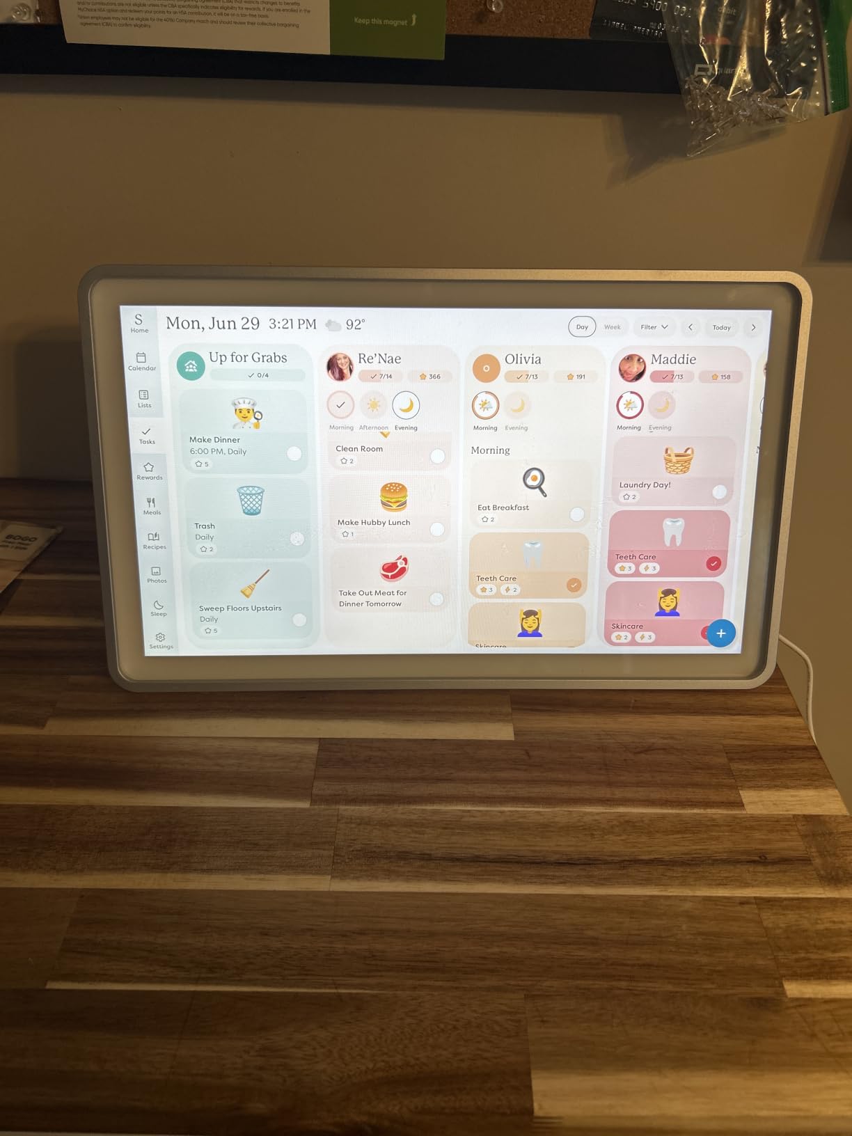 Skylight Calendar 2 - 15-inch Full HD Touchscreen Digital Calendar, Featured on Wirecutter - Wall Planner & Interactive Chore Chart, Smart Family Organizer, 16GB Storage, Wi-Fi customer photo 2