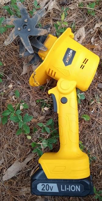 20V Cordless Tiller Cultivator for Gardening, Electric Garden Tiller with Battery & Charger, Garden Rototiller for Lawn Gardening Soil Cultivation, 2 Batteries customer photo 2